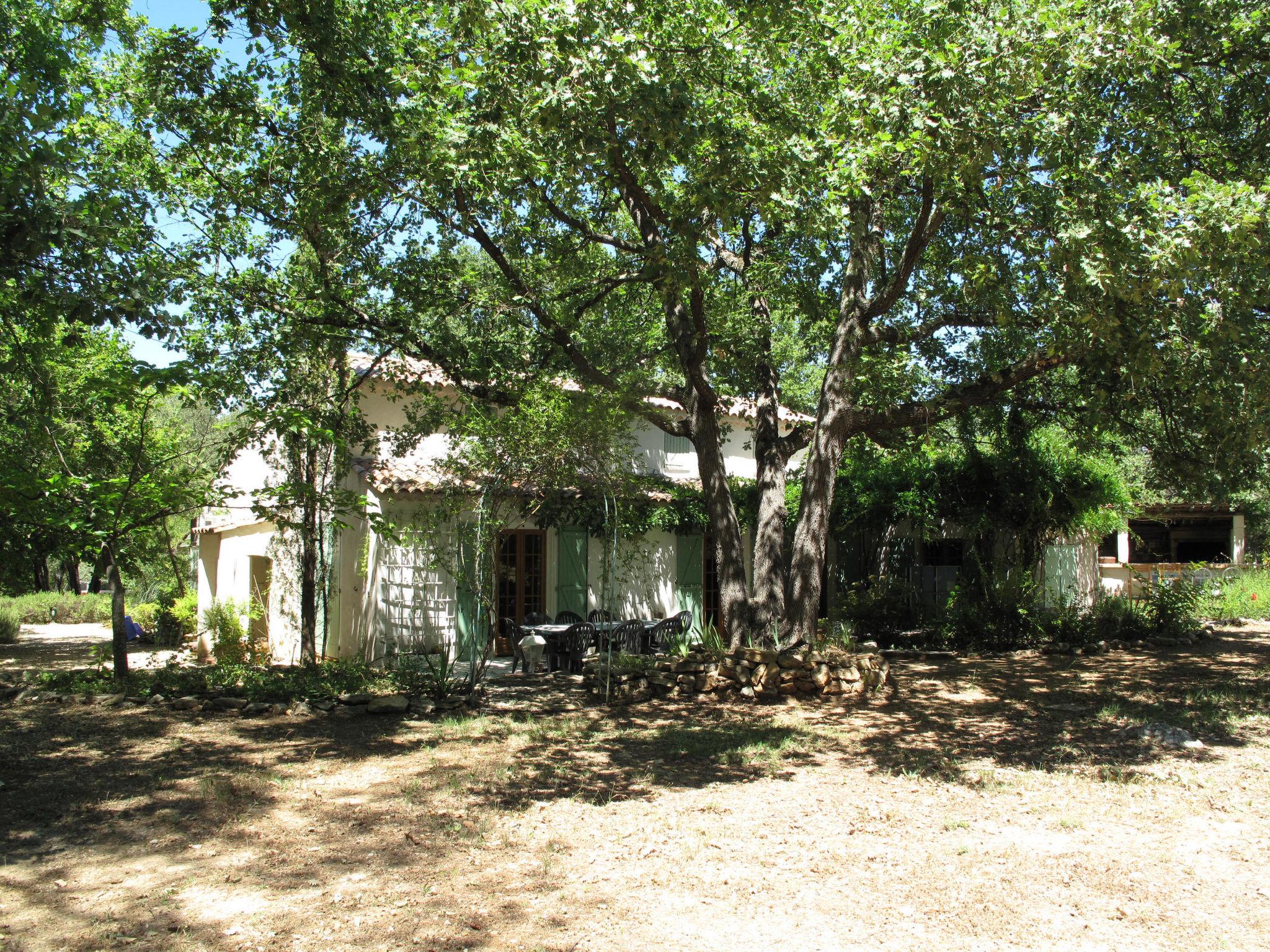 Foto 29 - Casa de 4 quartos em Lorgues com piscina privada e jardim