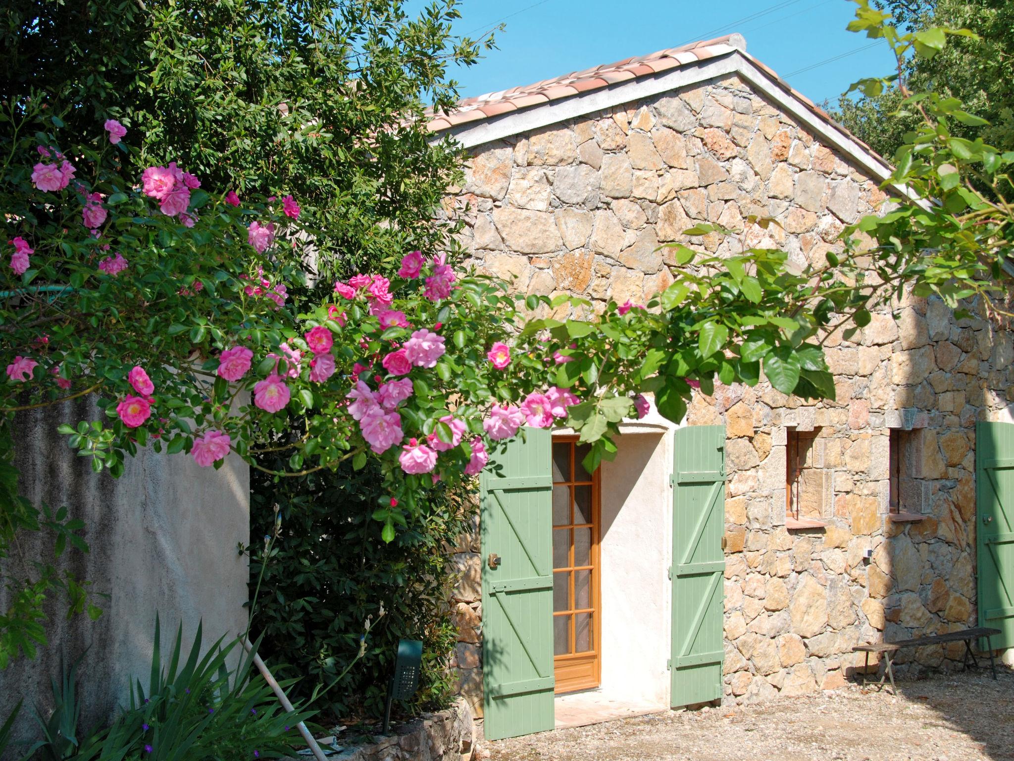 Foto 27 - Casa de 4 quartos em Lorgues com piscina privada e jardim