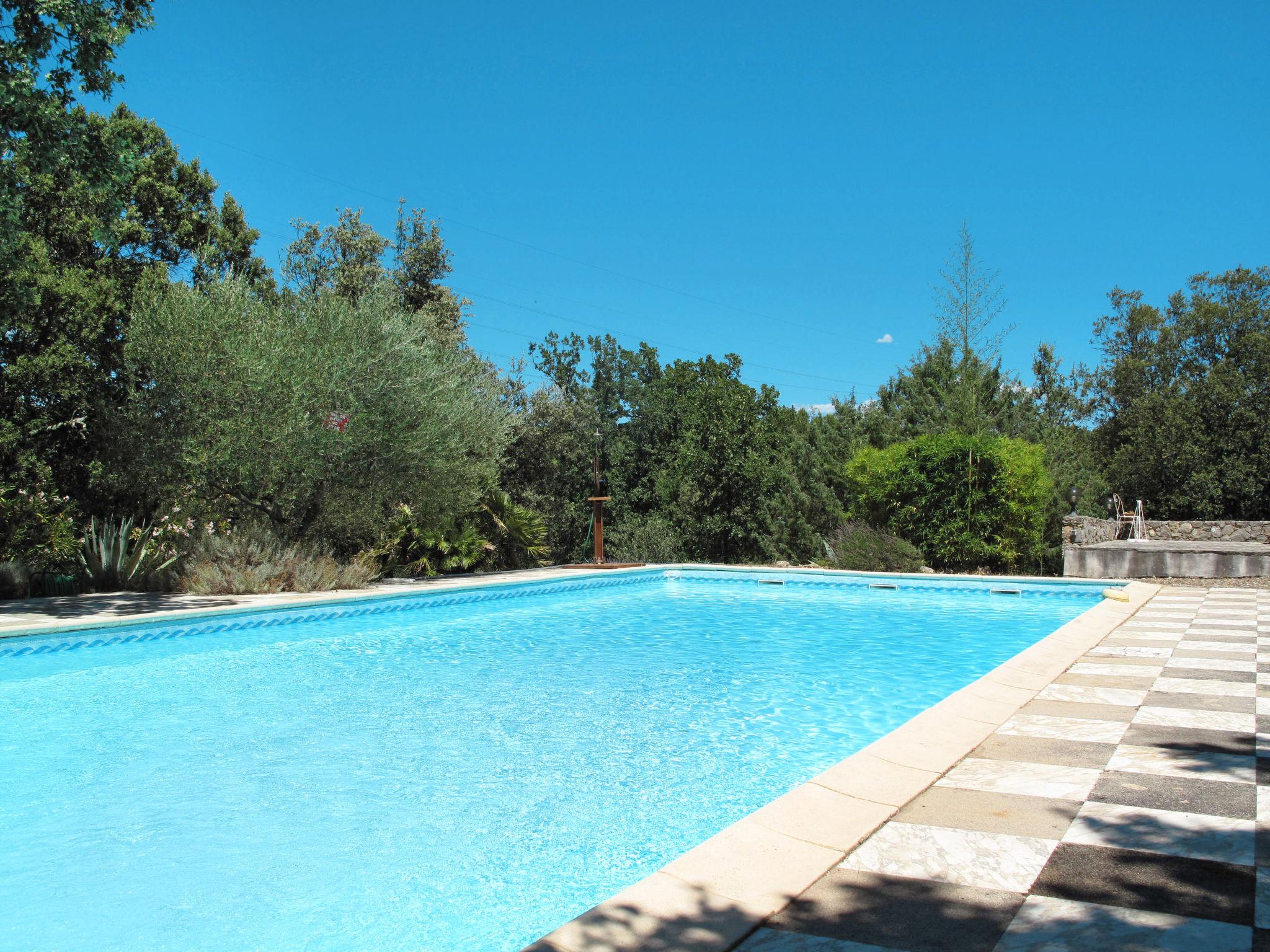 Foto 9 - Casa de 4 quartos em Lorgues com piscina privada e jardim