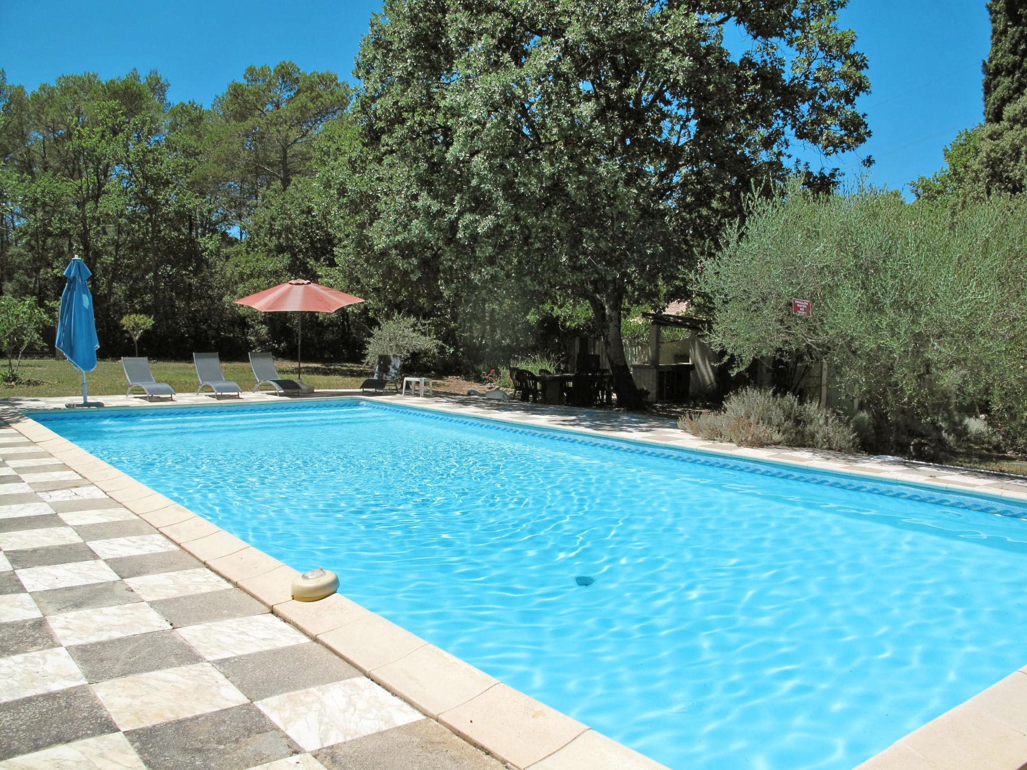 Foto 2 - Casa con 4 camere da letto a Lorgues con piscina privata e giardino