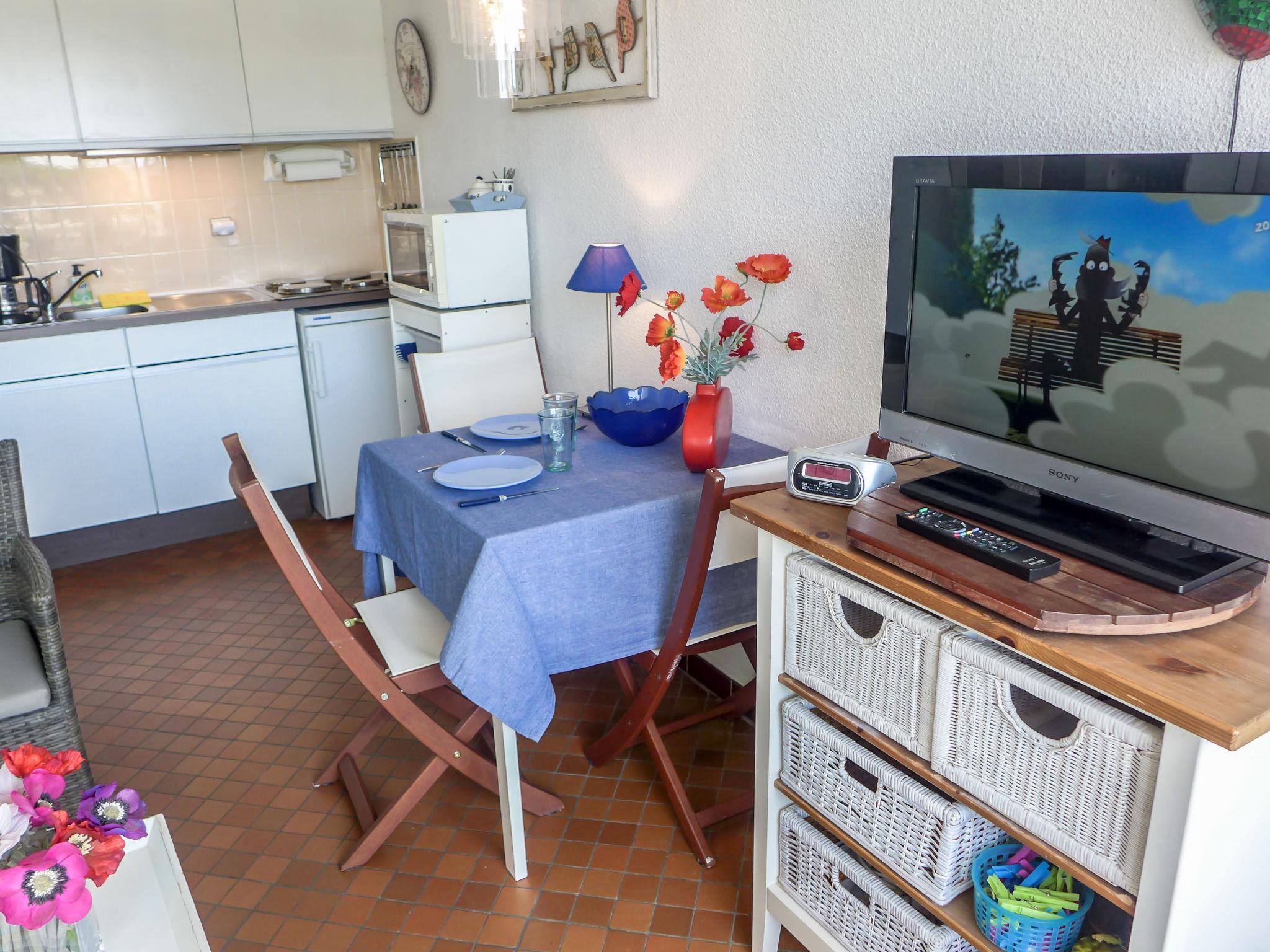 Photo 4 - Apartment in La Grande-Motte with swimming pool and sea view