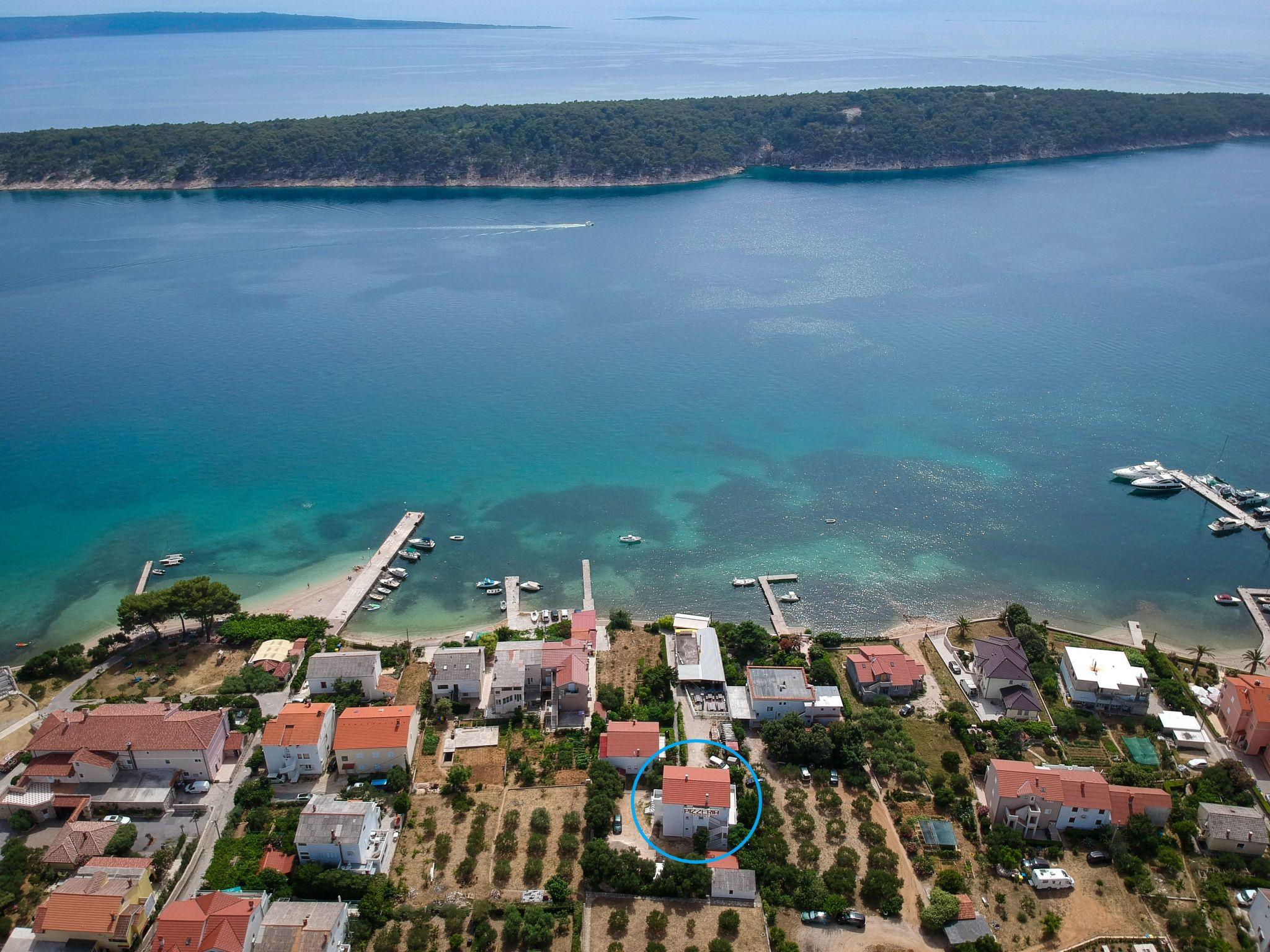 Foto 1 - Appartamento con 1 camera da letto a Rab con vista mare