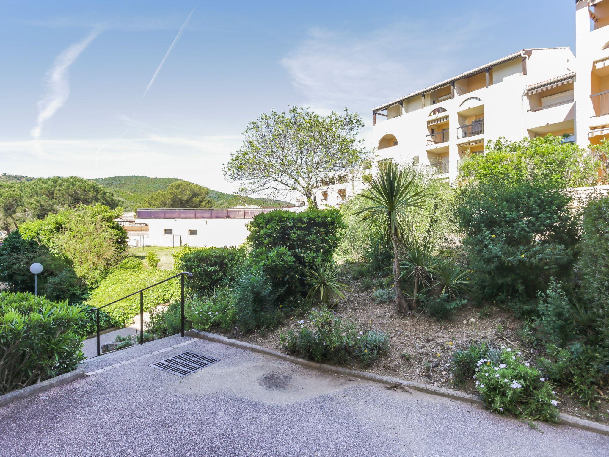 Foto 24 - Apartamento de 1 habitación en Roquebrune-sur-Argens con piscina y vistas al mar