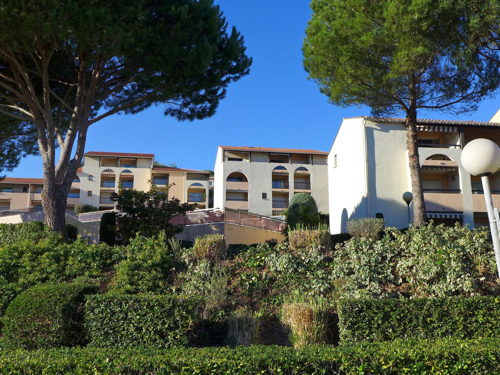 Foto 32 - Apartamento de 2 quartos em Roquebrune-sur-Argens com piscina e vistas do mar