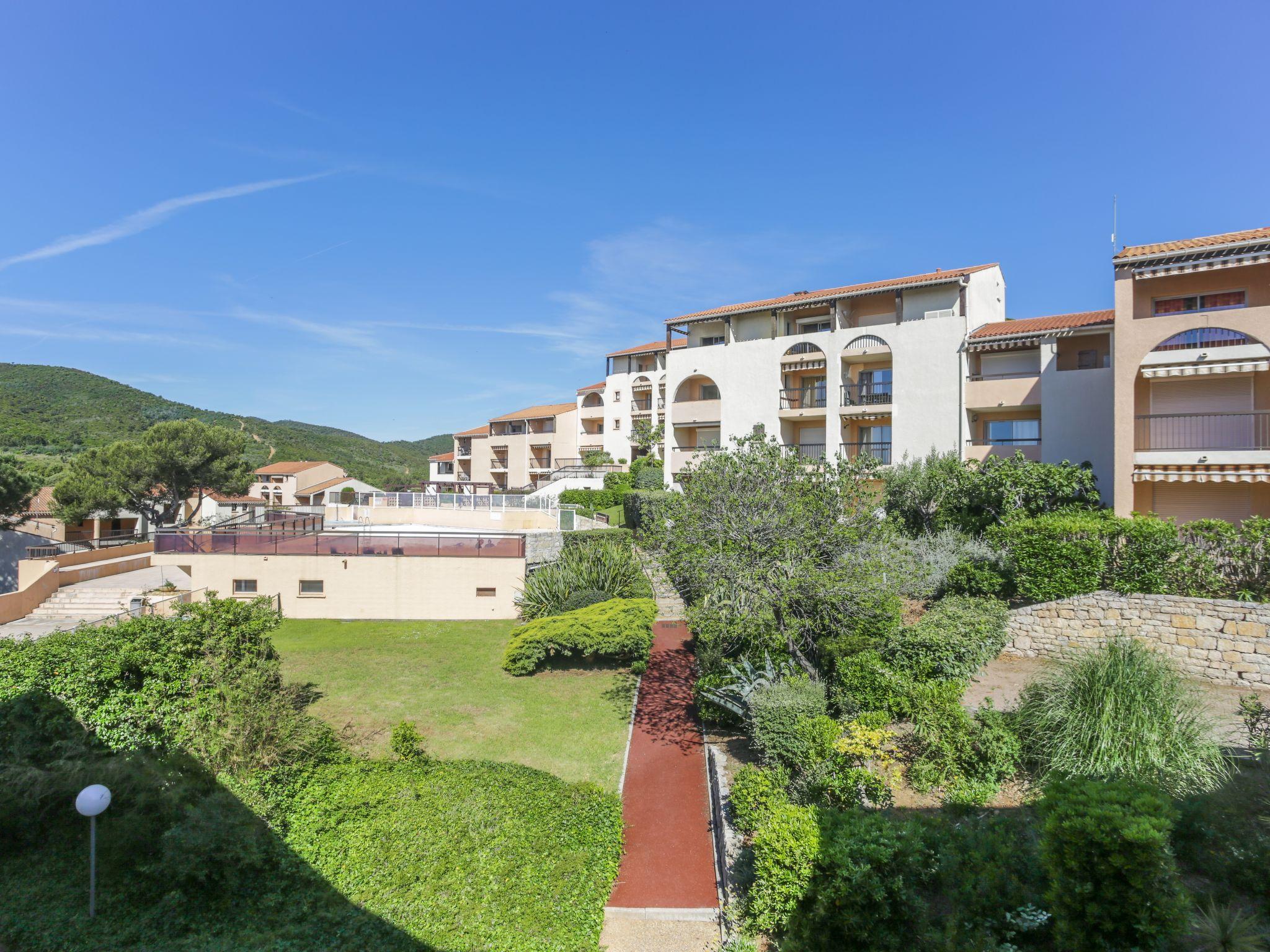 Foto 25 - Apartamento de 1 habitación en Roquebrune-sur-Argens con piscina y vistas al mar