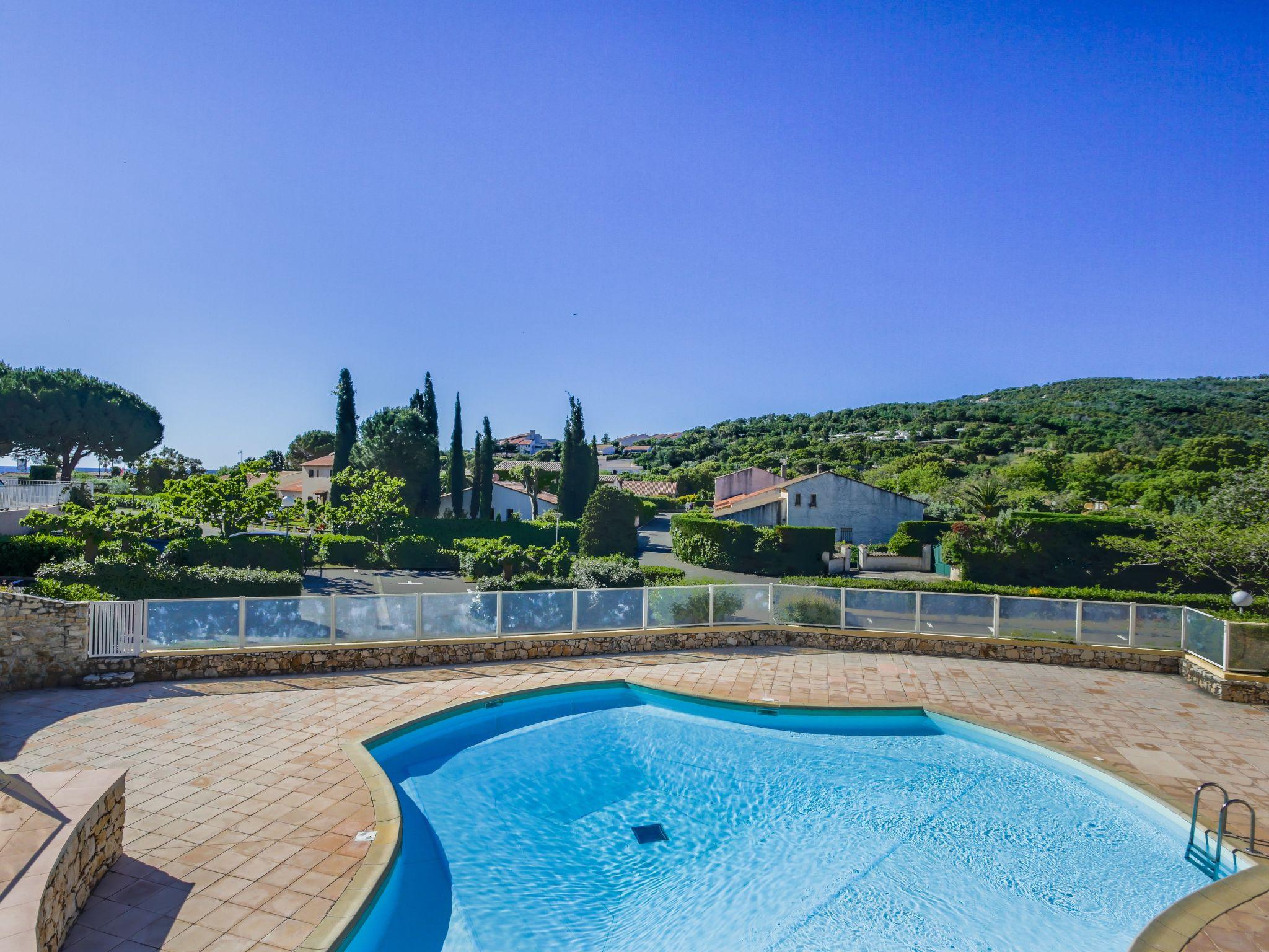 Foto 22 - Apartamento de 1 quarto em Roquebrune-sur-Argens com piscina e vistas do mar