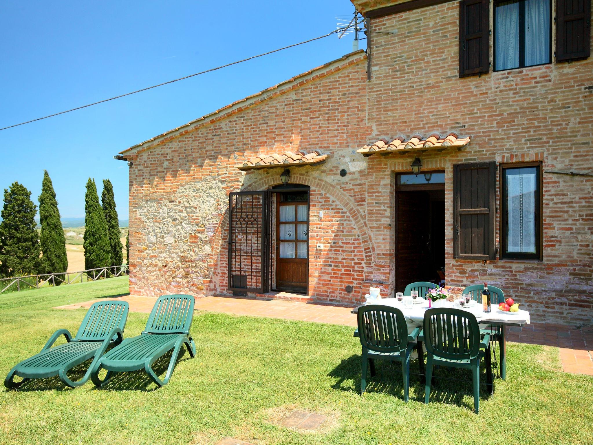 Foto 3 - Apartamento de 2 quartos em Asciano com piscina e jardim