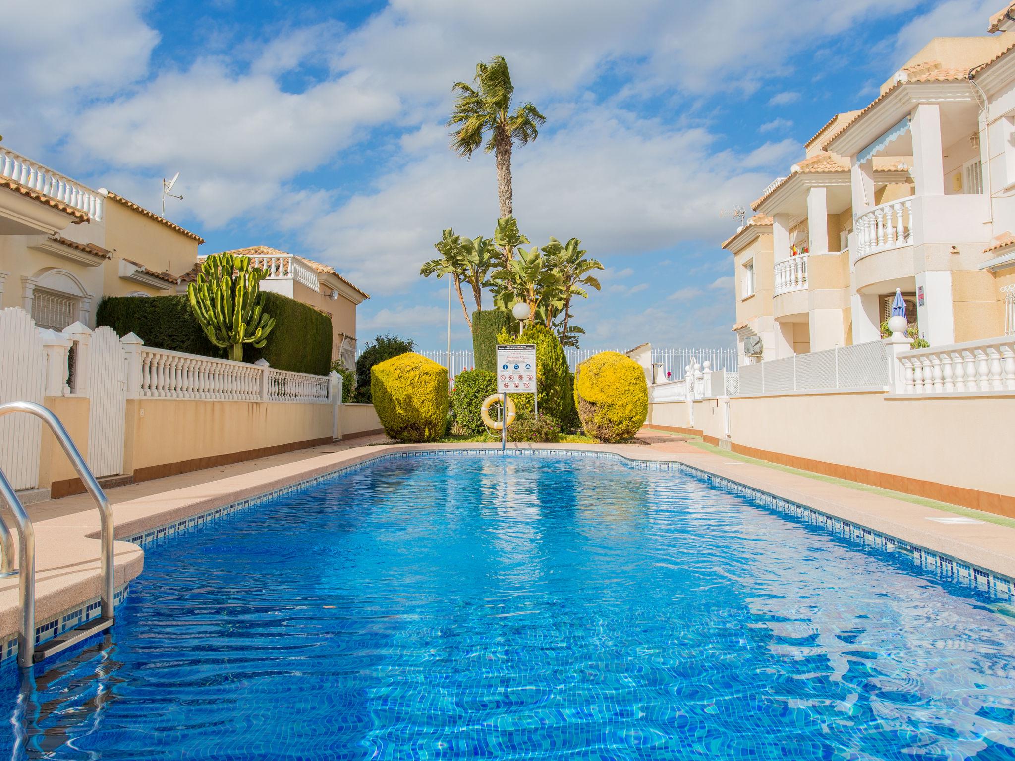 Foto 6 - Casa de 2 quartos em Los Alcázares com piscina e terraço