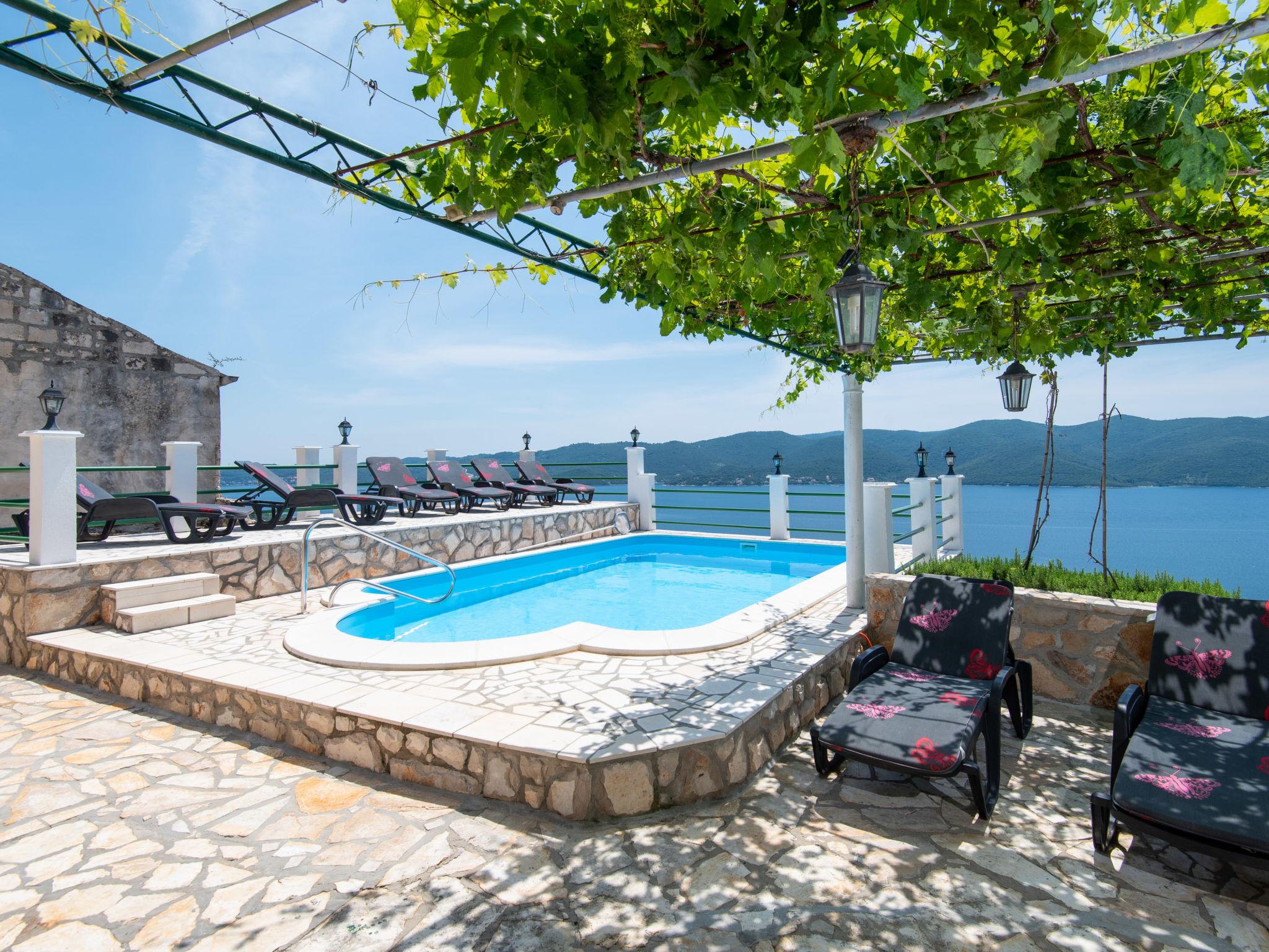 Photo 29 - Maison de 4 chambres à Orebić avec piscine privée et vues à la mer