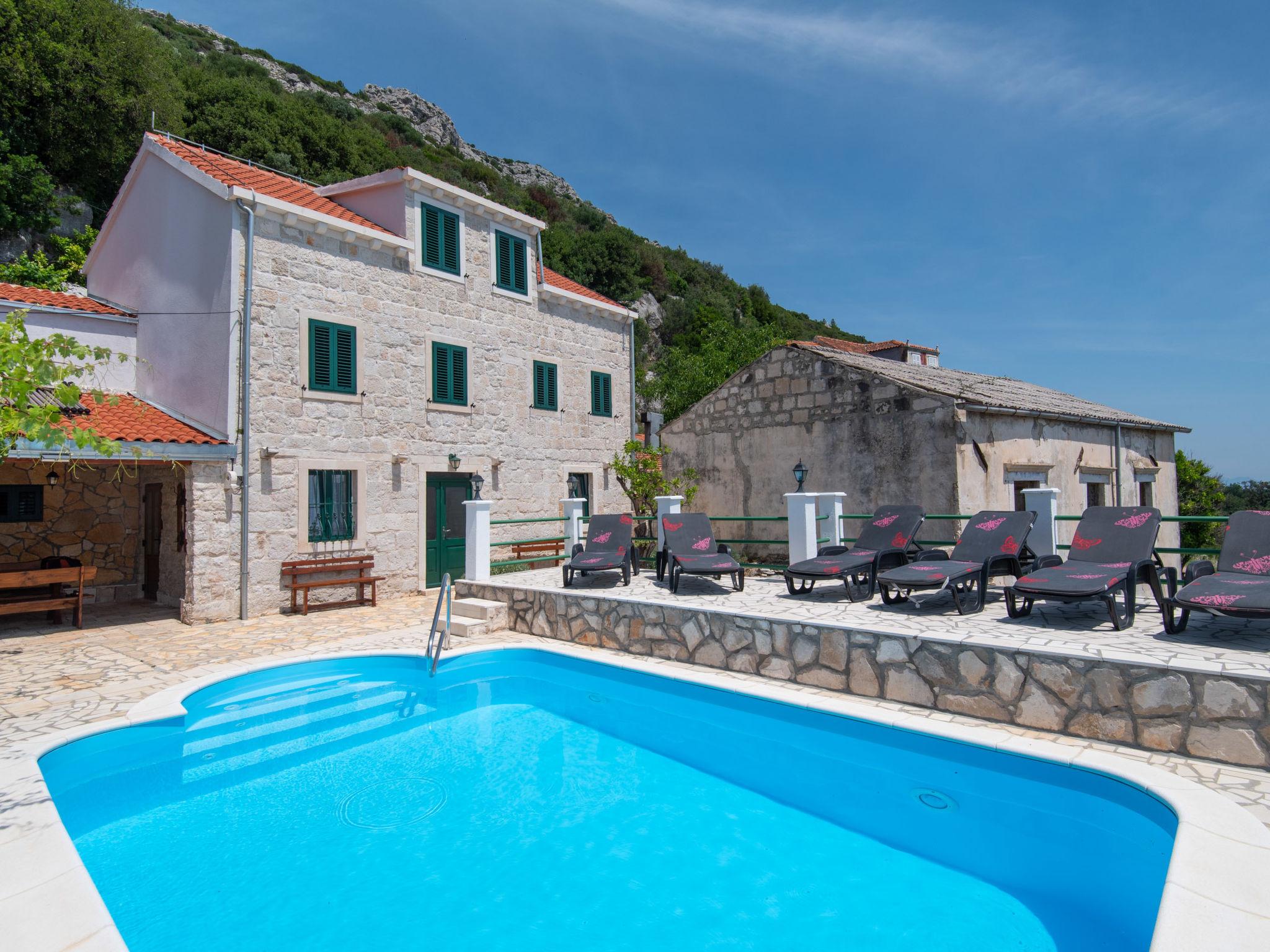 Photo 2 - Maison de 4 chambres à Orebić avec piscine privée et jardin