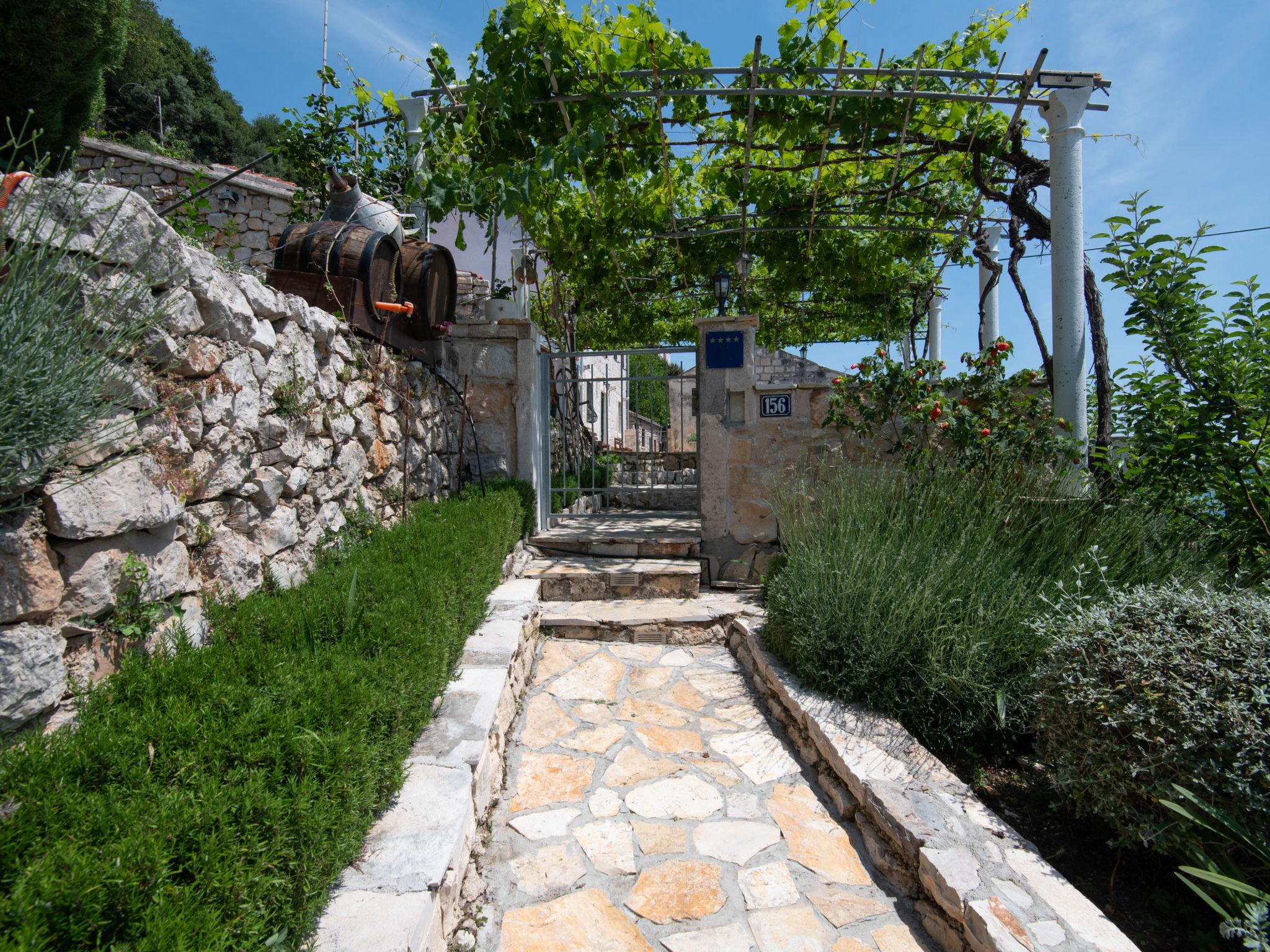 Photo 32 - Maison de 4 chambres à Orebić avec piscine privée et vues à la mer