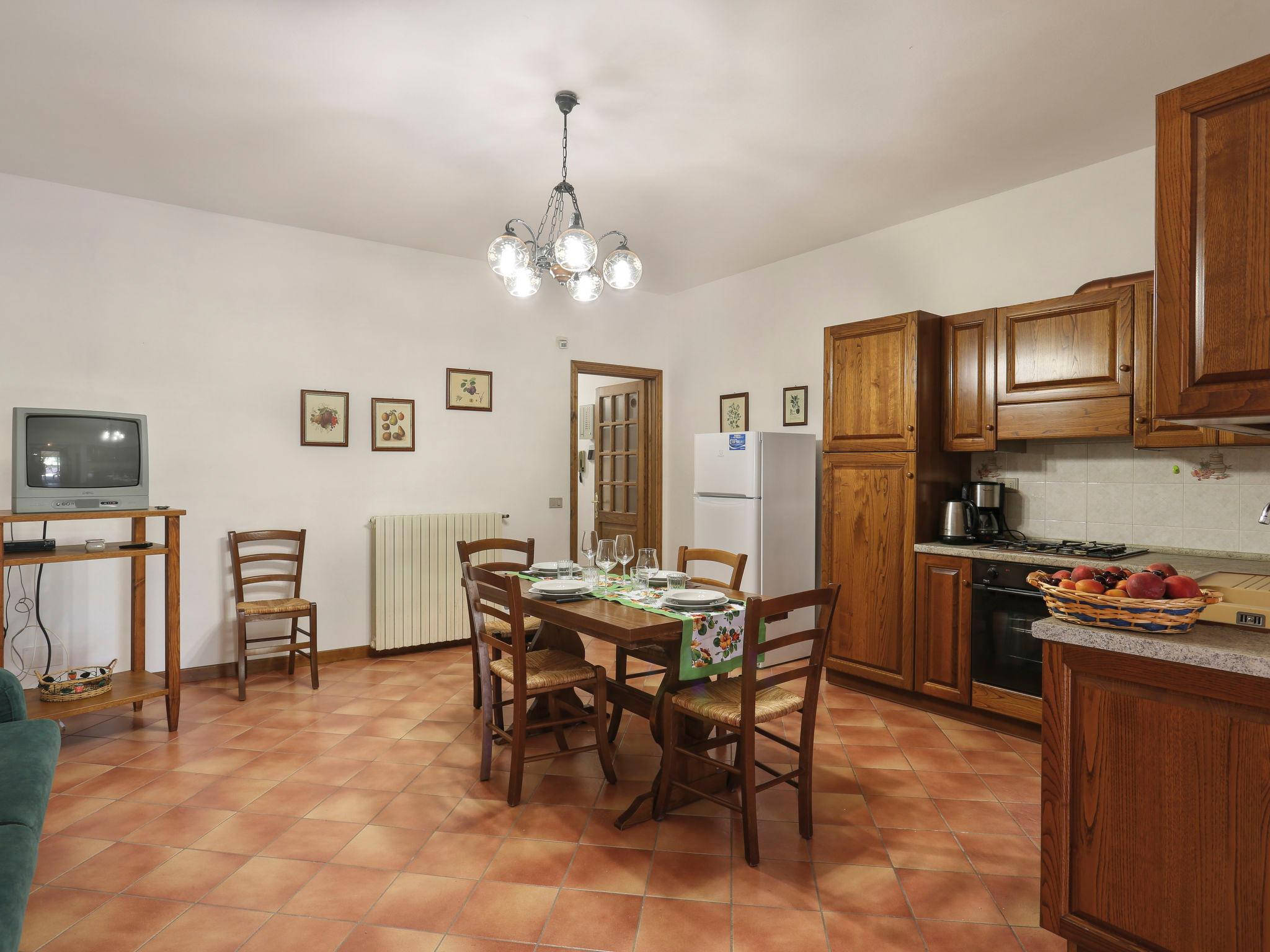 Photo 6 - 1 bedroom Apartment in Terricciola with swimming pool and garden