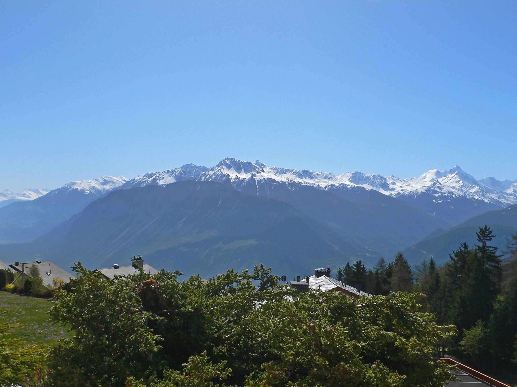 Foto 18 - Apartment mit 1 Schlafzimmer in Crans-Montana mit schwimmbad und terrasse