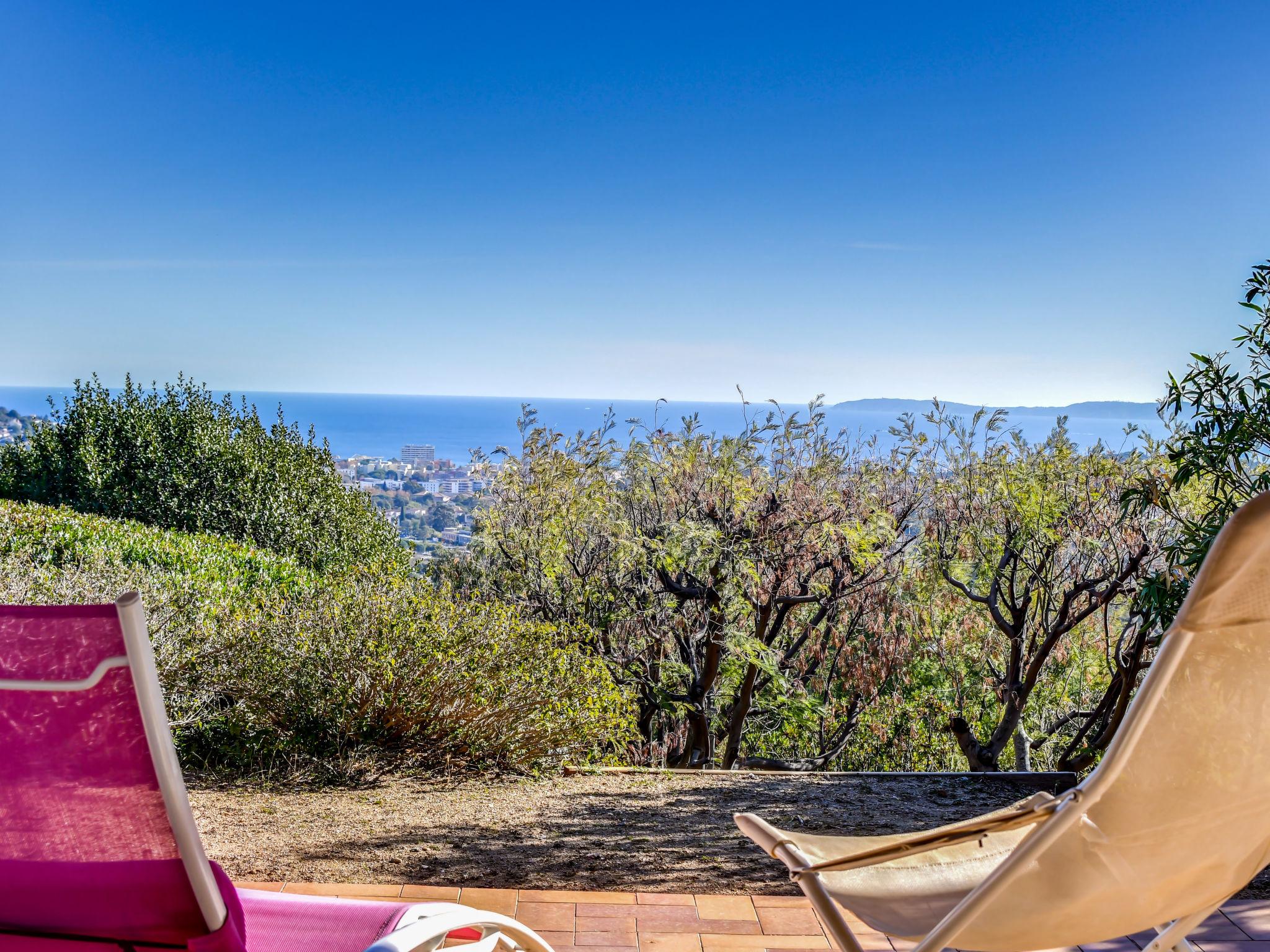 Foto 4 - Haus mit 4 Schlafzimmern in Bormes-les-Mimosas mit terrasse und blick aufs meer