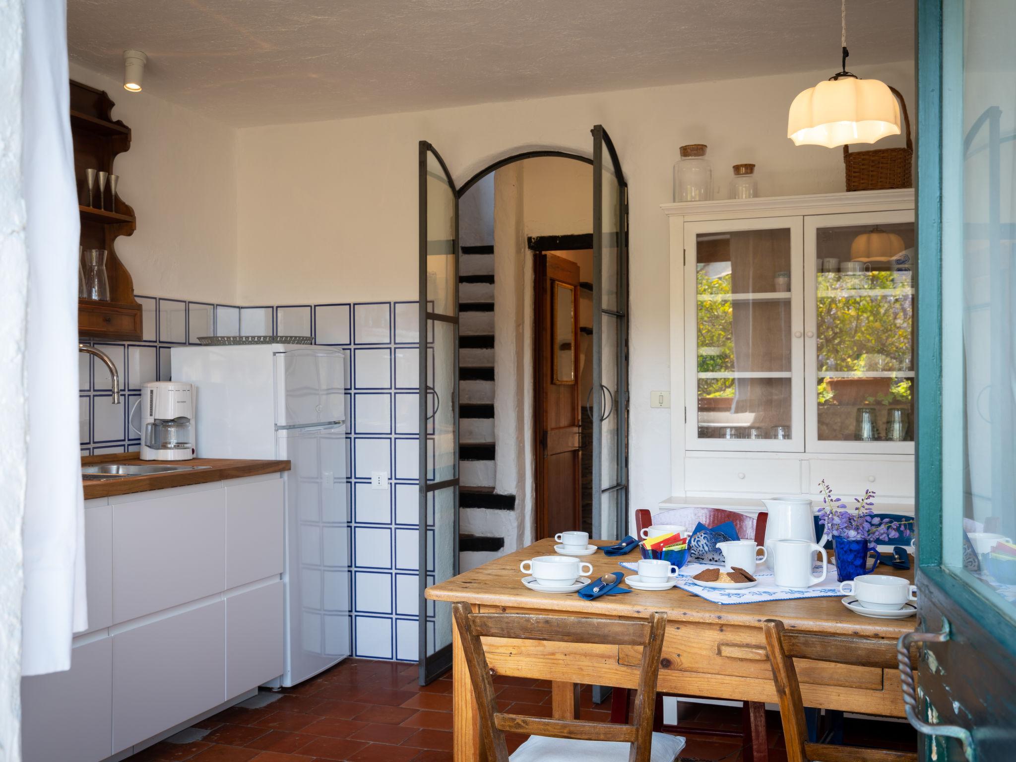 Photo 3 - Maison de 2 chambres à Dolcedo avec jardin et terrasse