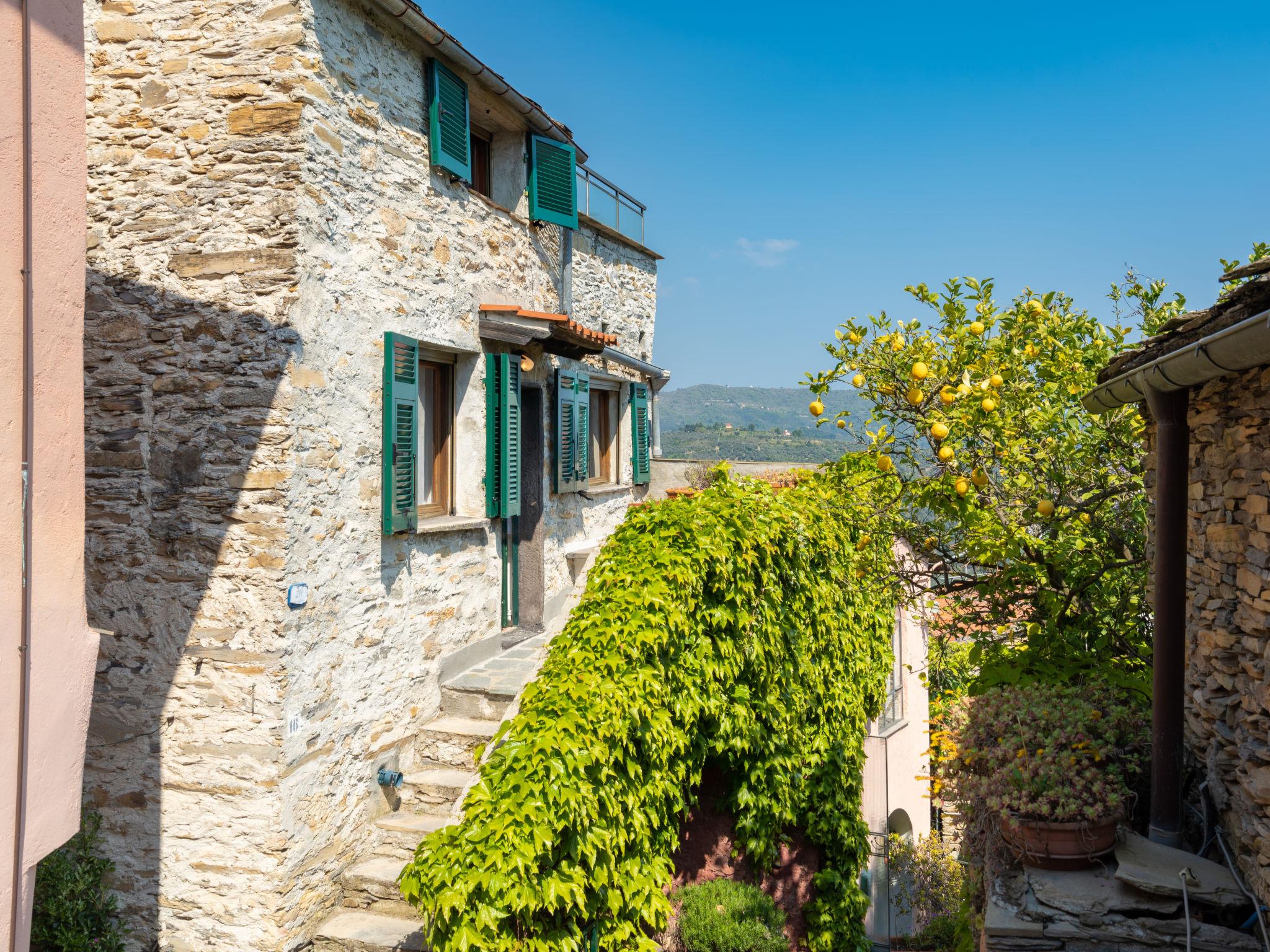 Photo 1 - Maison de 2 chambres à Dolcedo avec jardin et terrasse