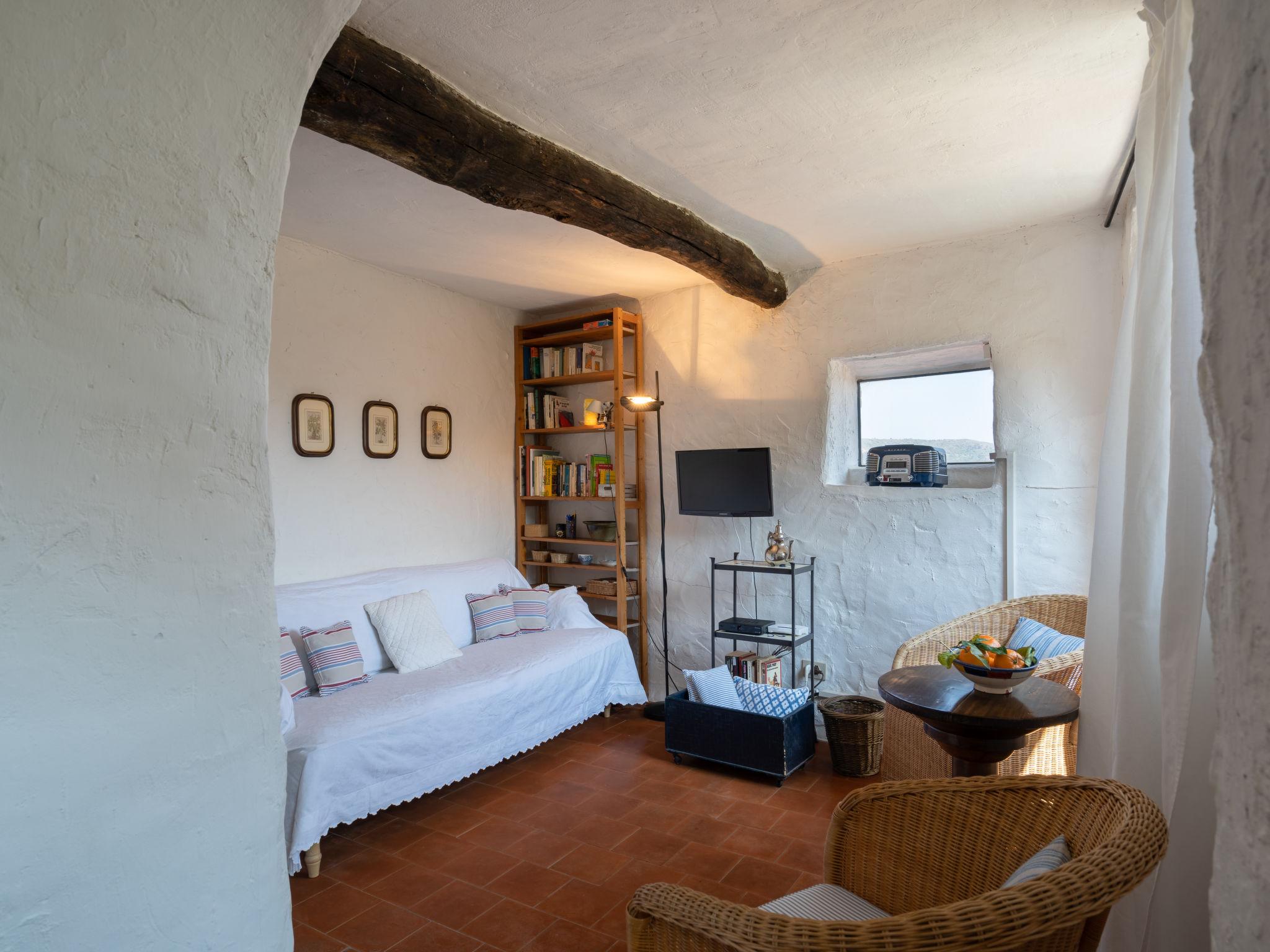 Foto 10 - Haus mit 2 Schlafzimmern in Dolcedo mit garten und terrasse