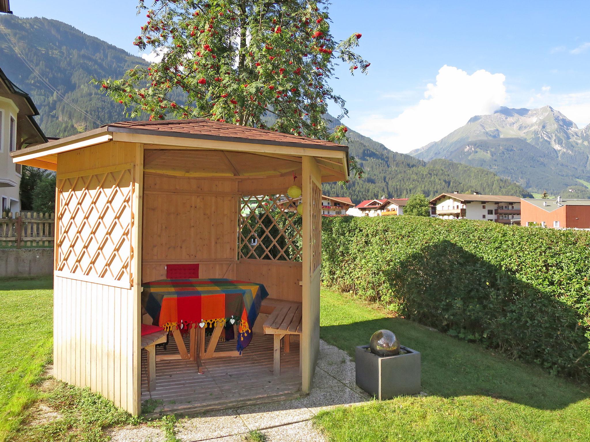 Foto 16 - Apartamento de 1 quarto em Mayrhofen com jardim e vista para a montanha