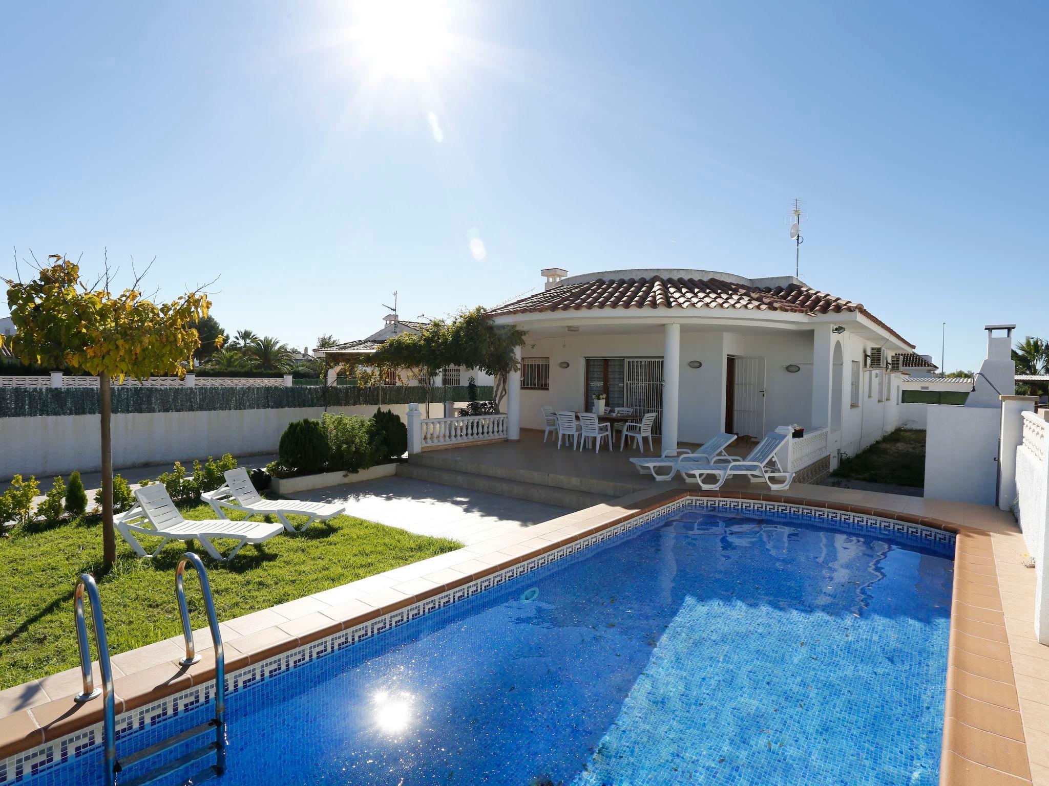 Photo 1 - Maison de 4 chambres à Deltebre avec piscine privée et vues à la mer