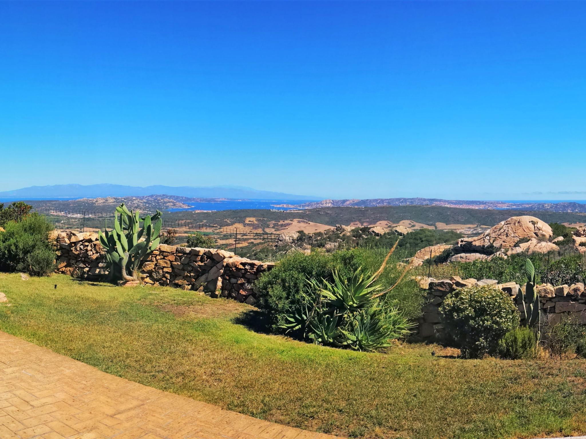 Photo 28 - Maison de 2 chambres à Arzachena avec jardin et vues à la mer