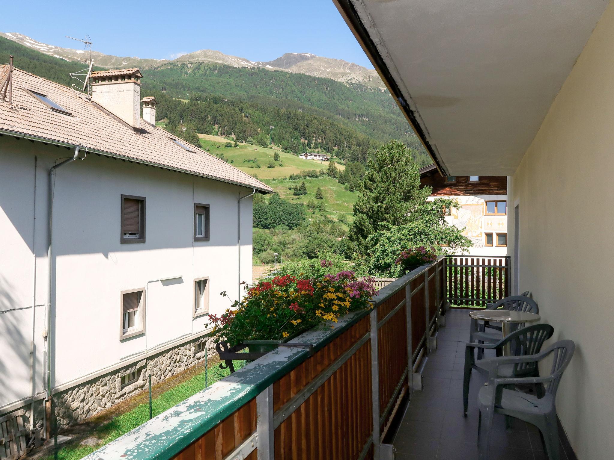 Foto 3 - Appartamento con 3 camere da letto a Graun im Vinschgau con terrazza e vista sulle montagne