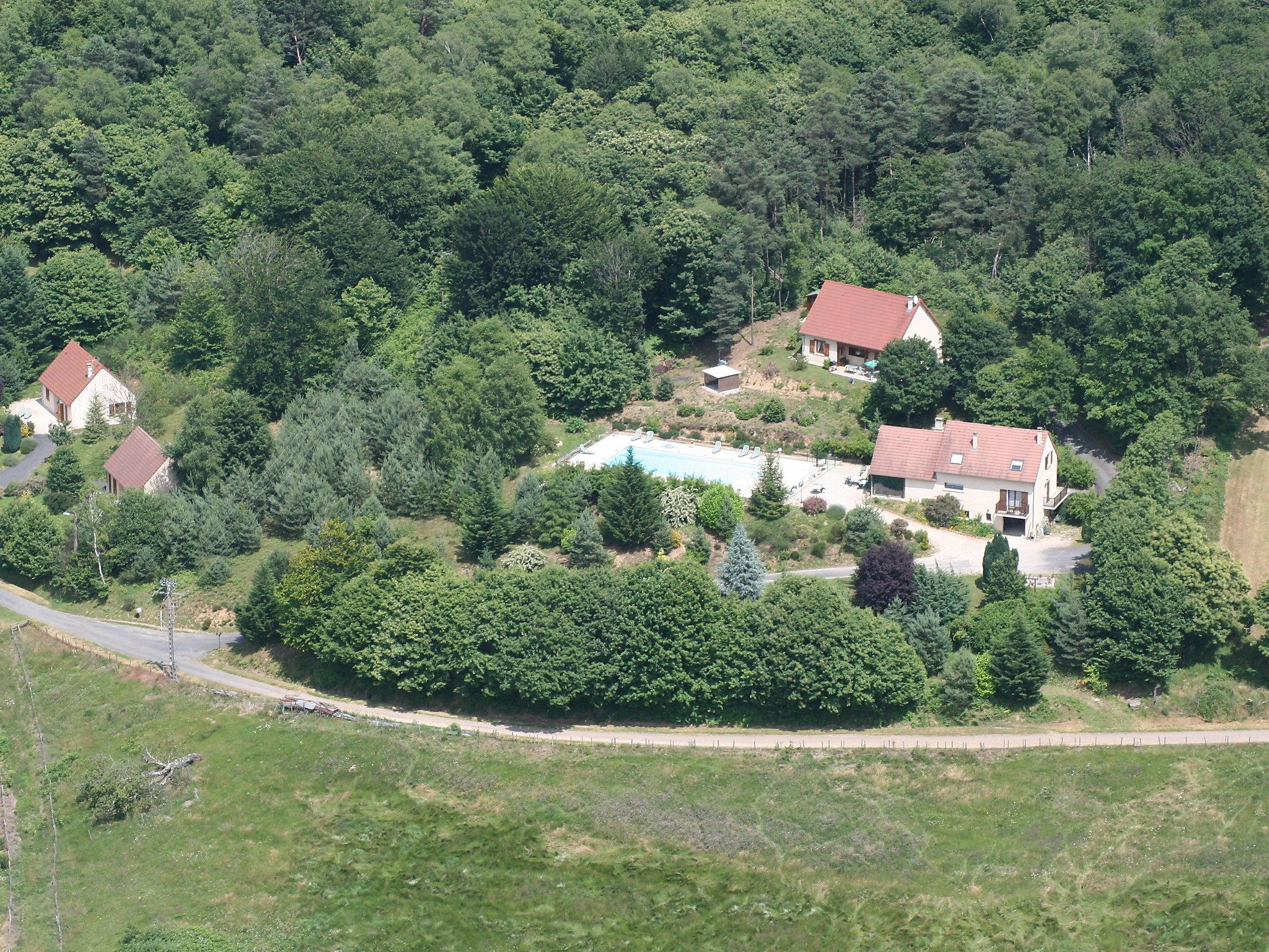 Foto 23 - Casa de 2 habitaciones en Aubazines con piscina y jardín