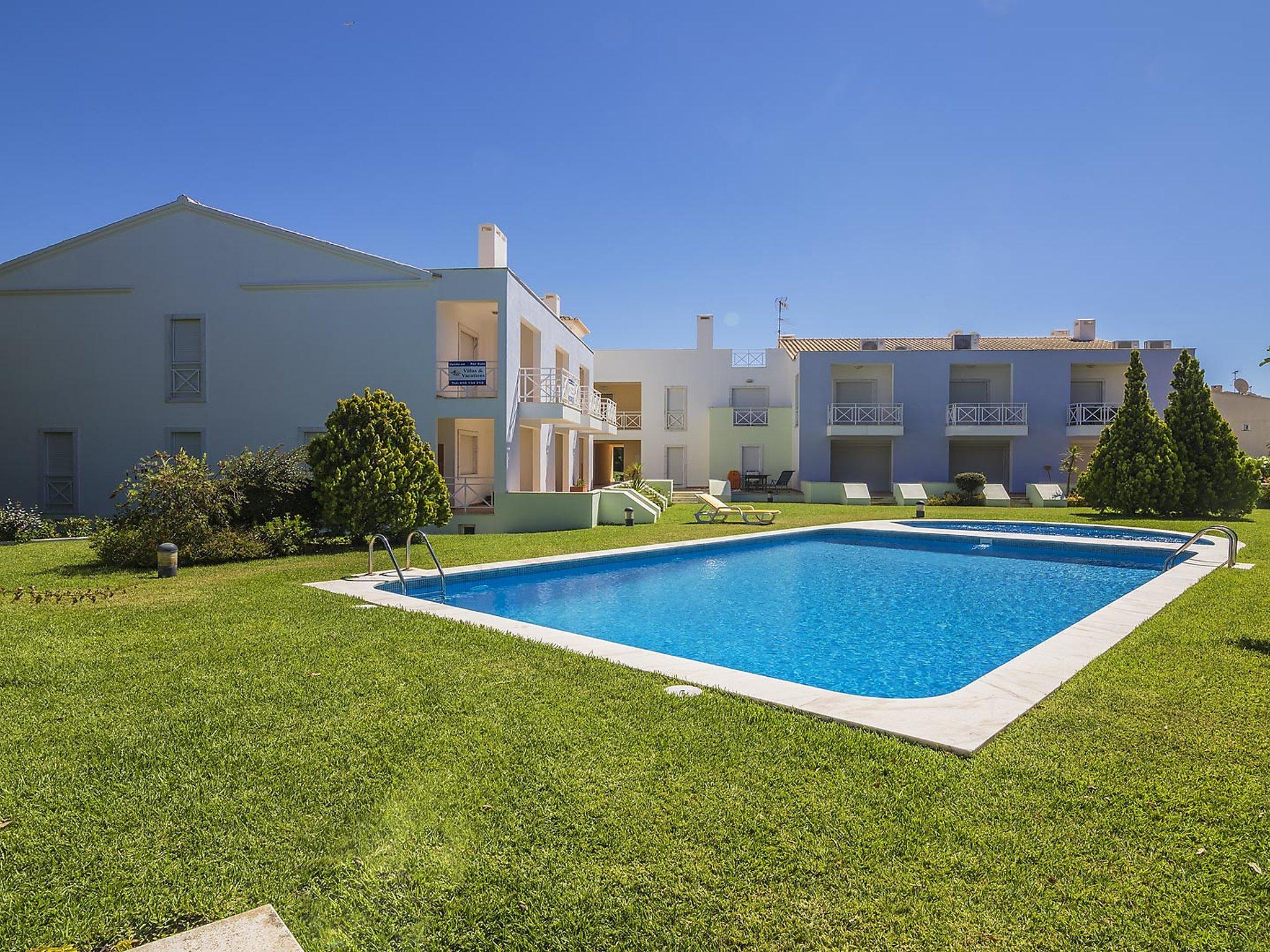 Foto 18 - Apartamento de 3 habitaciones en Loulé con piscina y vistas al mar