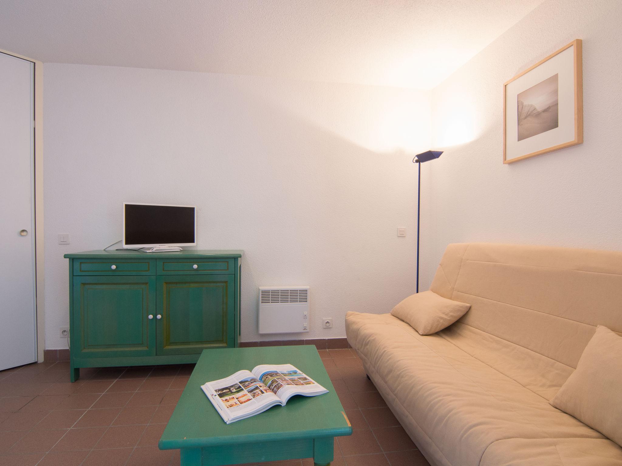 Foto 7 - Appartamento con 1 camera da letto a Lacanau con piscina e vista mare