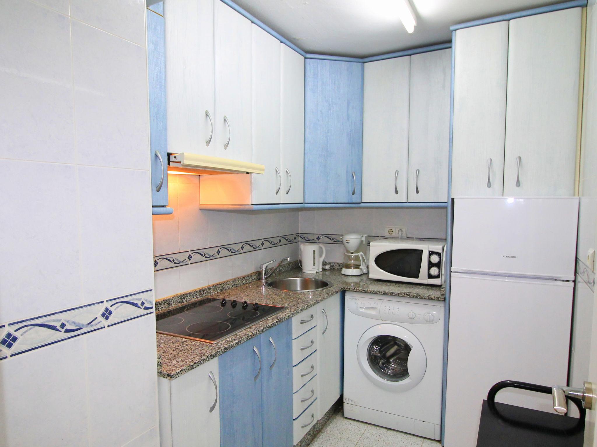 Photo 4 - 2 bedroom Apartment in Benidorm with terrace