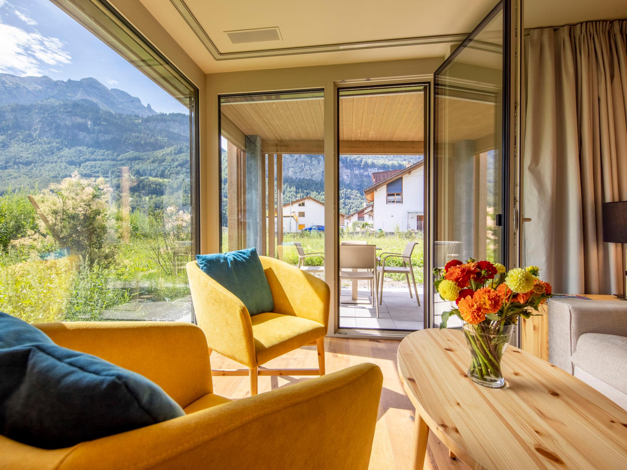 Foto 1 - Appartamento con 2 camere da letto a Meiringen con giardino e vista sulle montagne