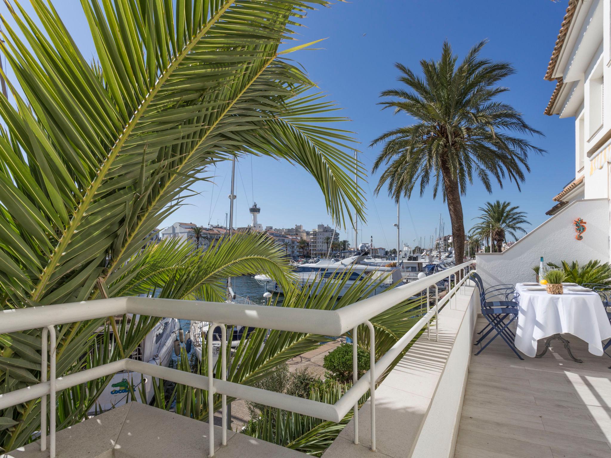 Photo 28 - 2 bedroom Apartment in Castelló d'Empúries with terrace and sea view