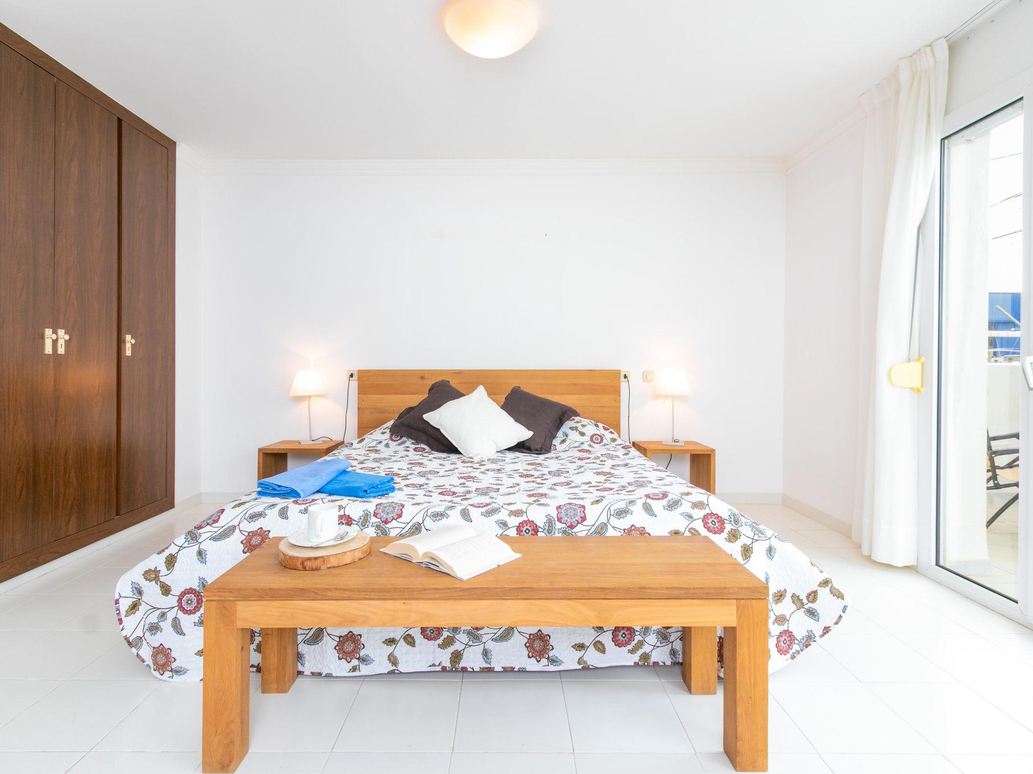 Foto 4 - Apartment mit 2 Schlafzimmern in Castelló d'Empúries mit terrasse und blick aufs meer
