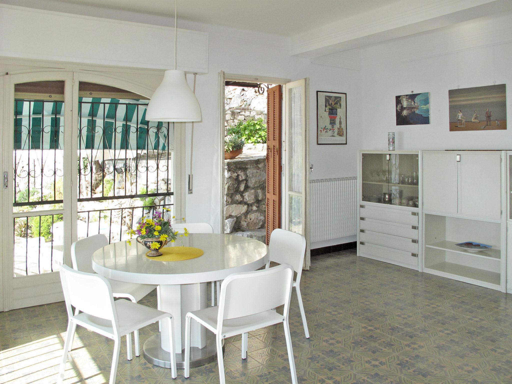 Foto 9 - Apartamento de 2 quartos em Ventimiglia com jardim e terraço