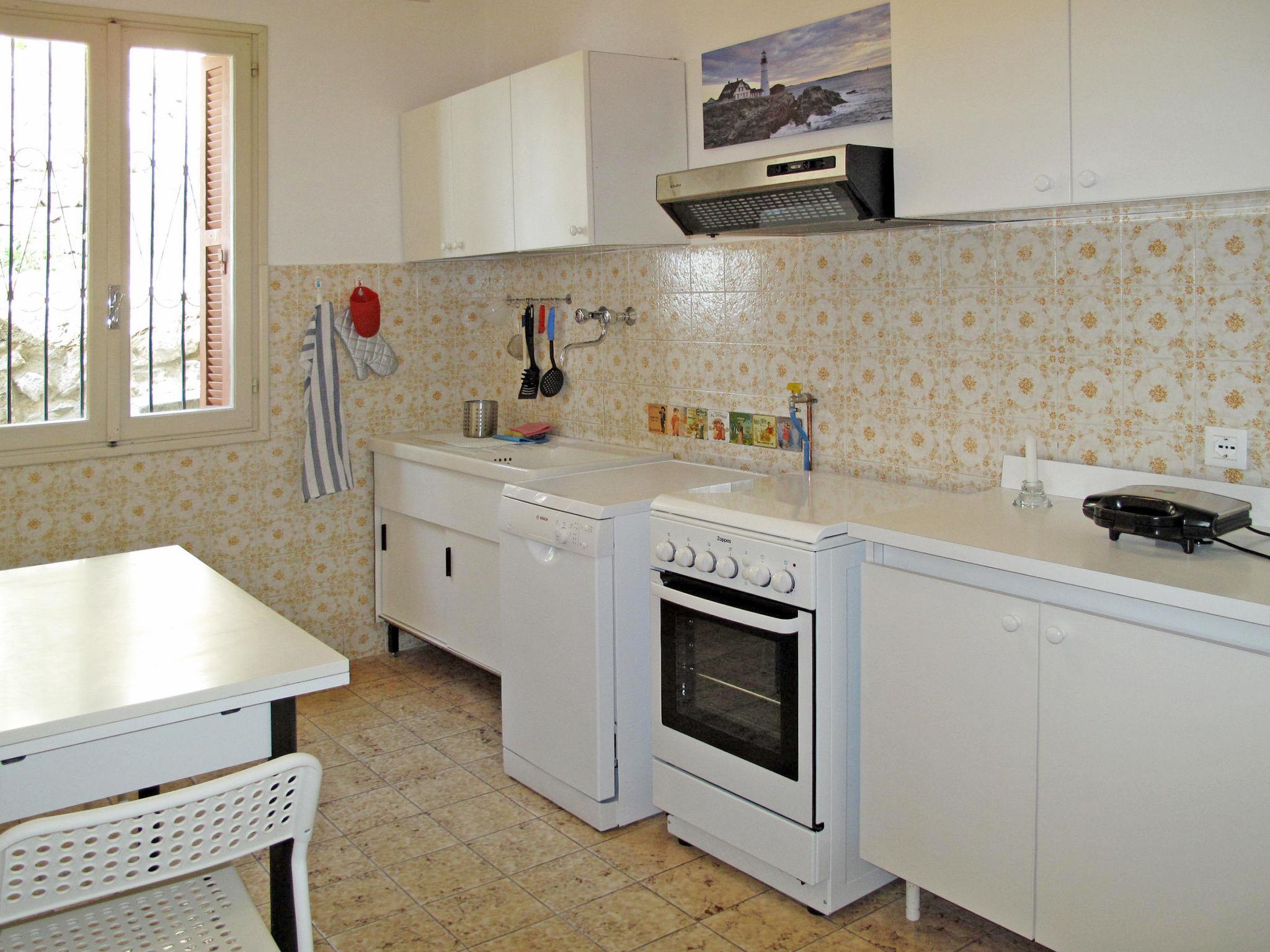 Photo 10 - 2 bedroom Apartment in Ventimiglia with terrace and sea view