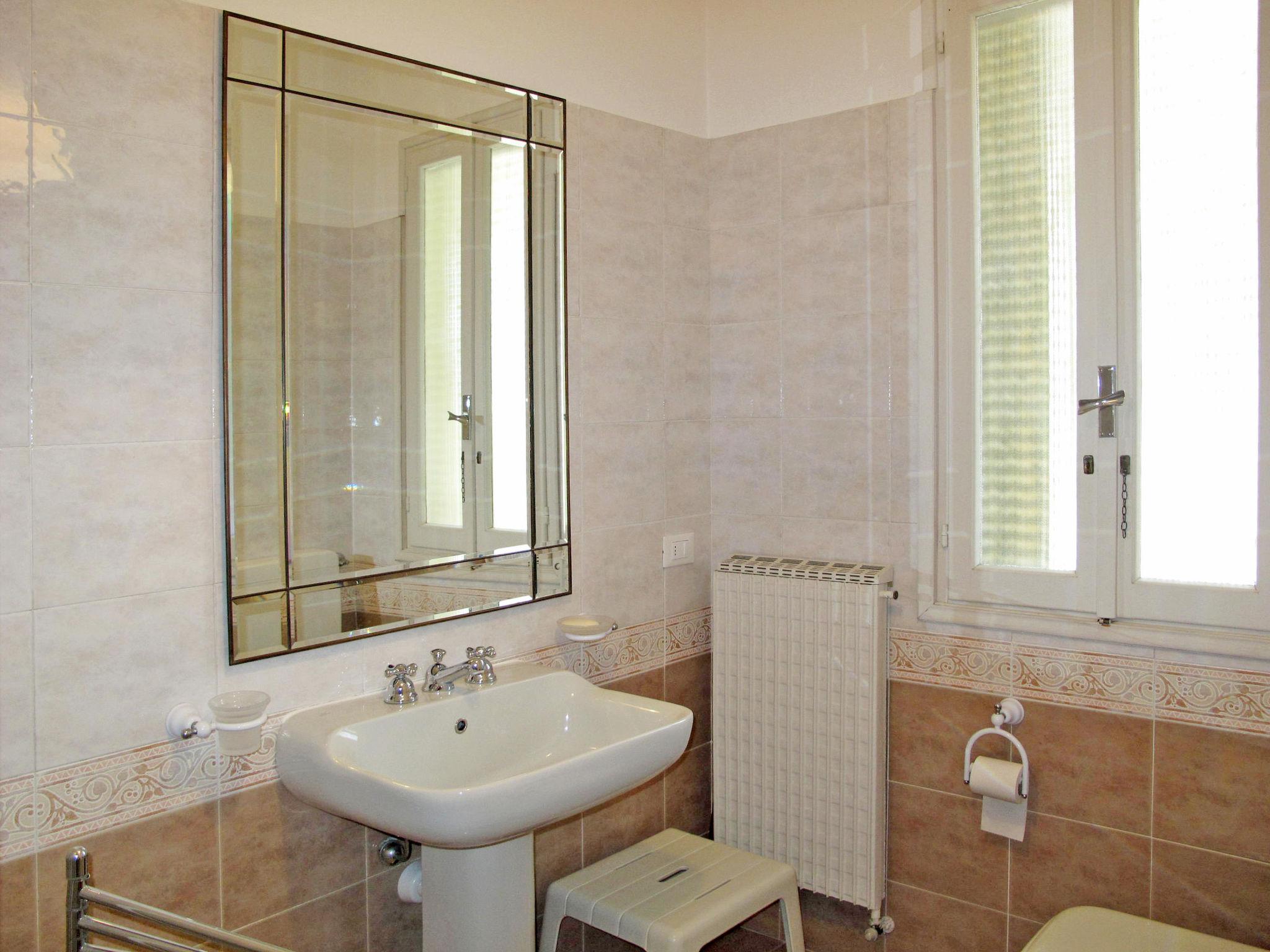 Photo 14 - 2 bedroom Apartment in Ventimiglia with garden and terrace