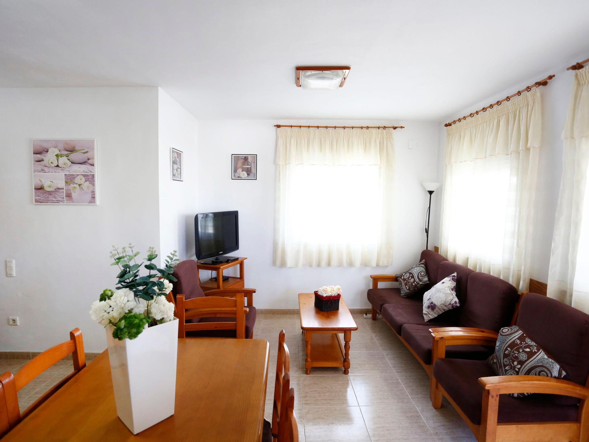 Photo 3 - 3 bedroom House in Deltebre with private pool and garden