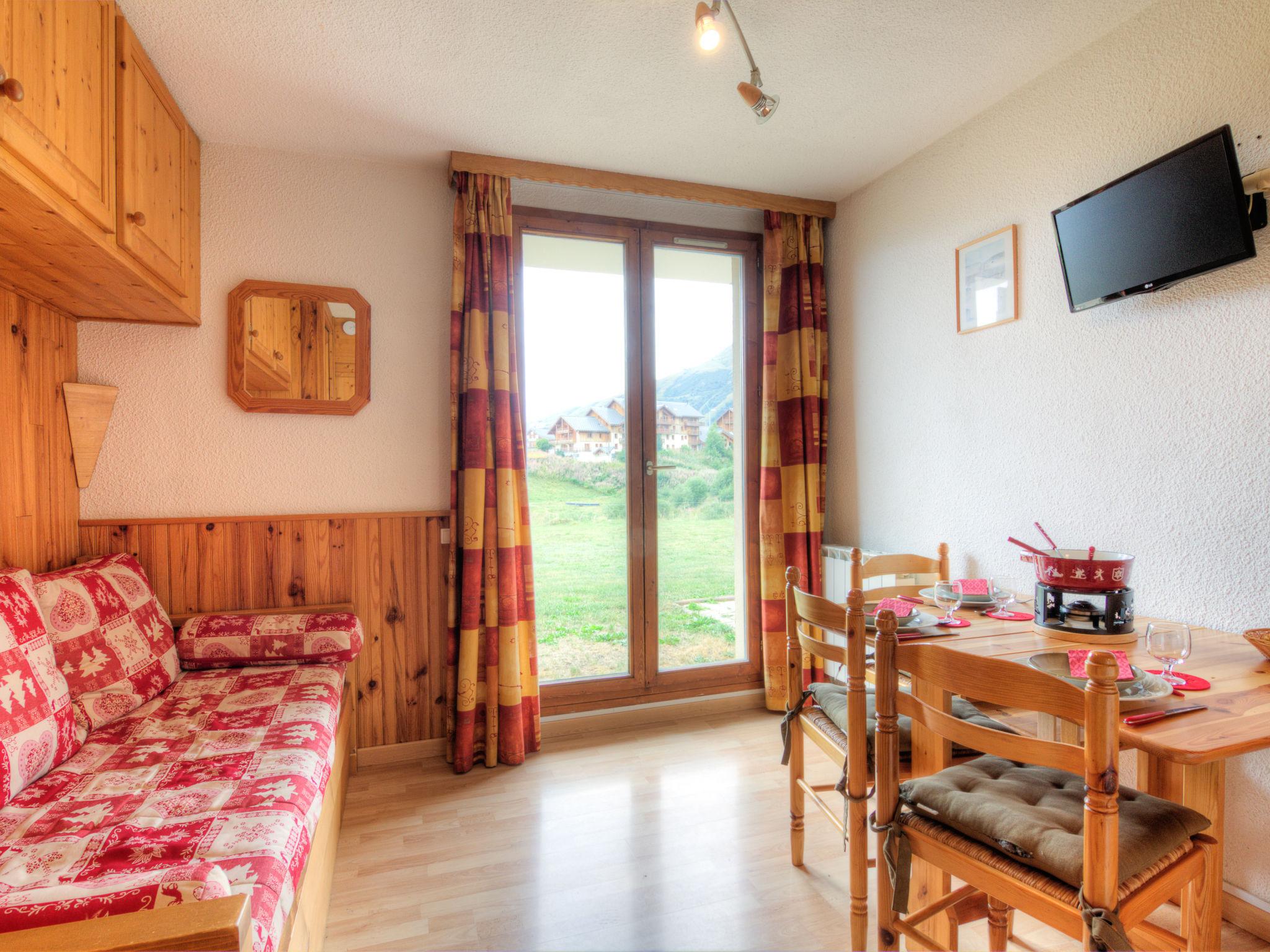 Photo 1 - Apartment in Fontcouverte-la-Toussuire with garden and mountain view