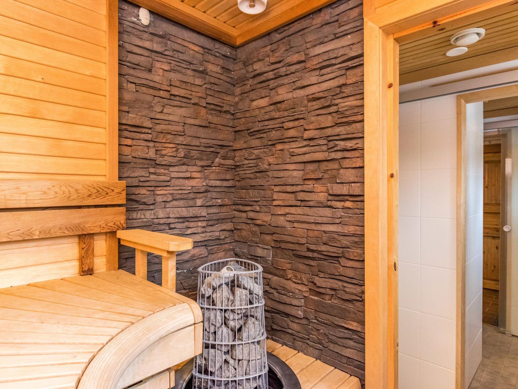 Photo 25 - 4 bedroom House in Kuusamo with sauna and mountain view