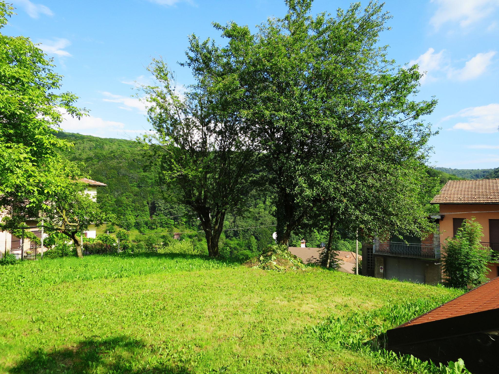 Foto 22 - Casa de 1 quarto em Armeno com jardim e terraço