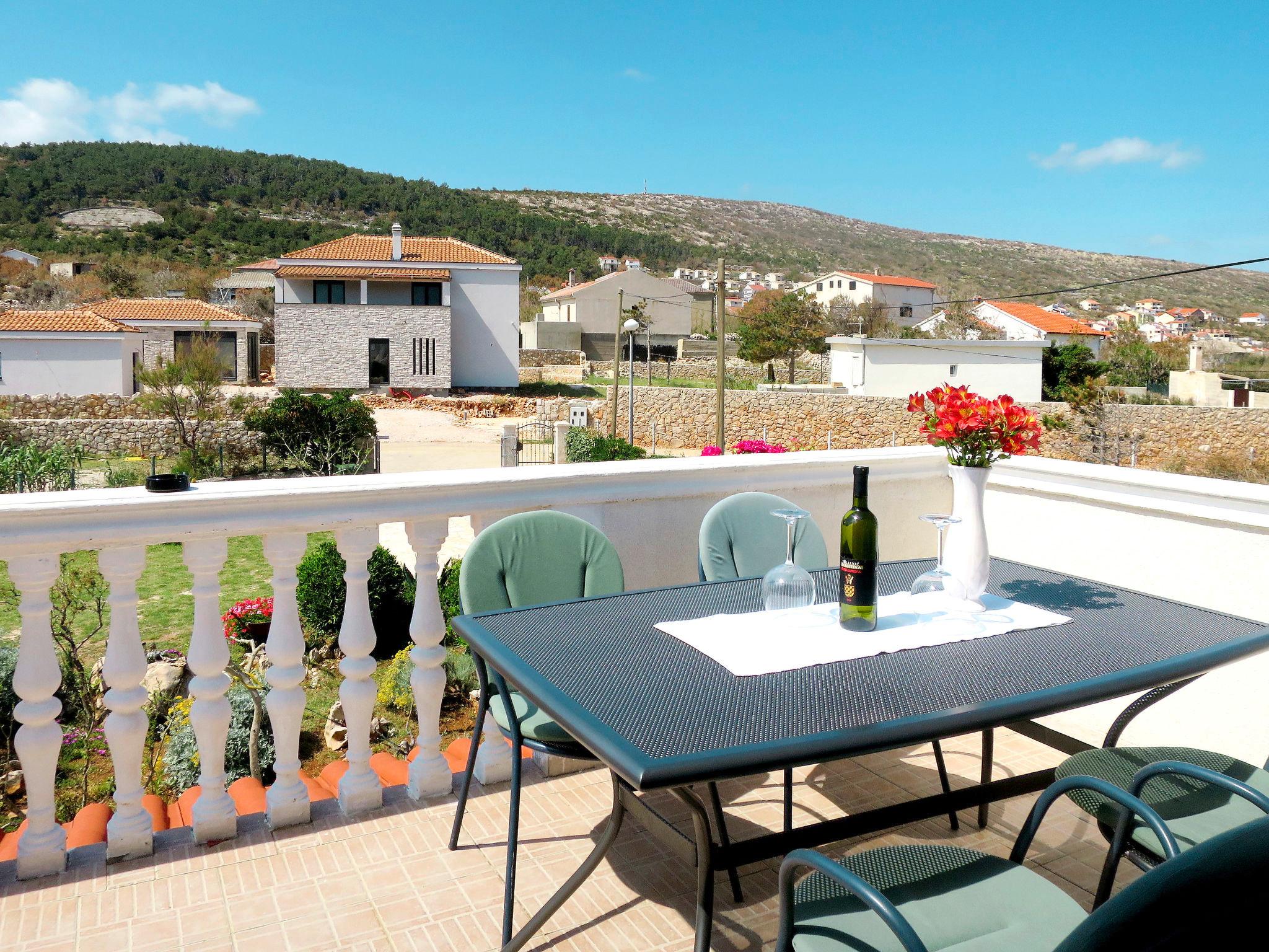 Photo 10 - Appartement de 2 chambres à Posedarje avec jardin et terrasse