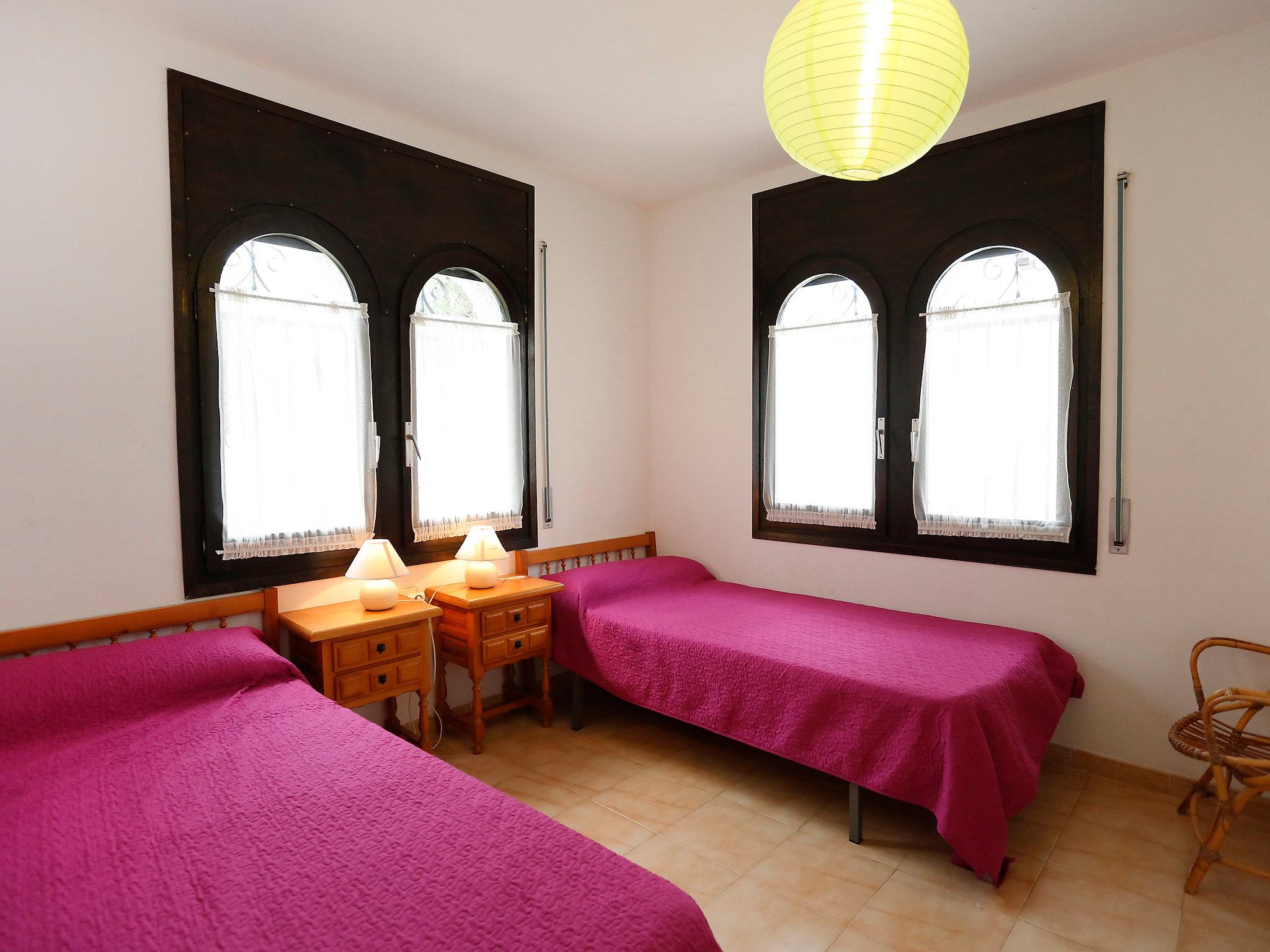 Foto 11 - Casa con 3 camere da letto a Mont-roig del Camp con piscina privata e vista mare