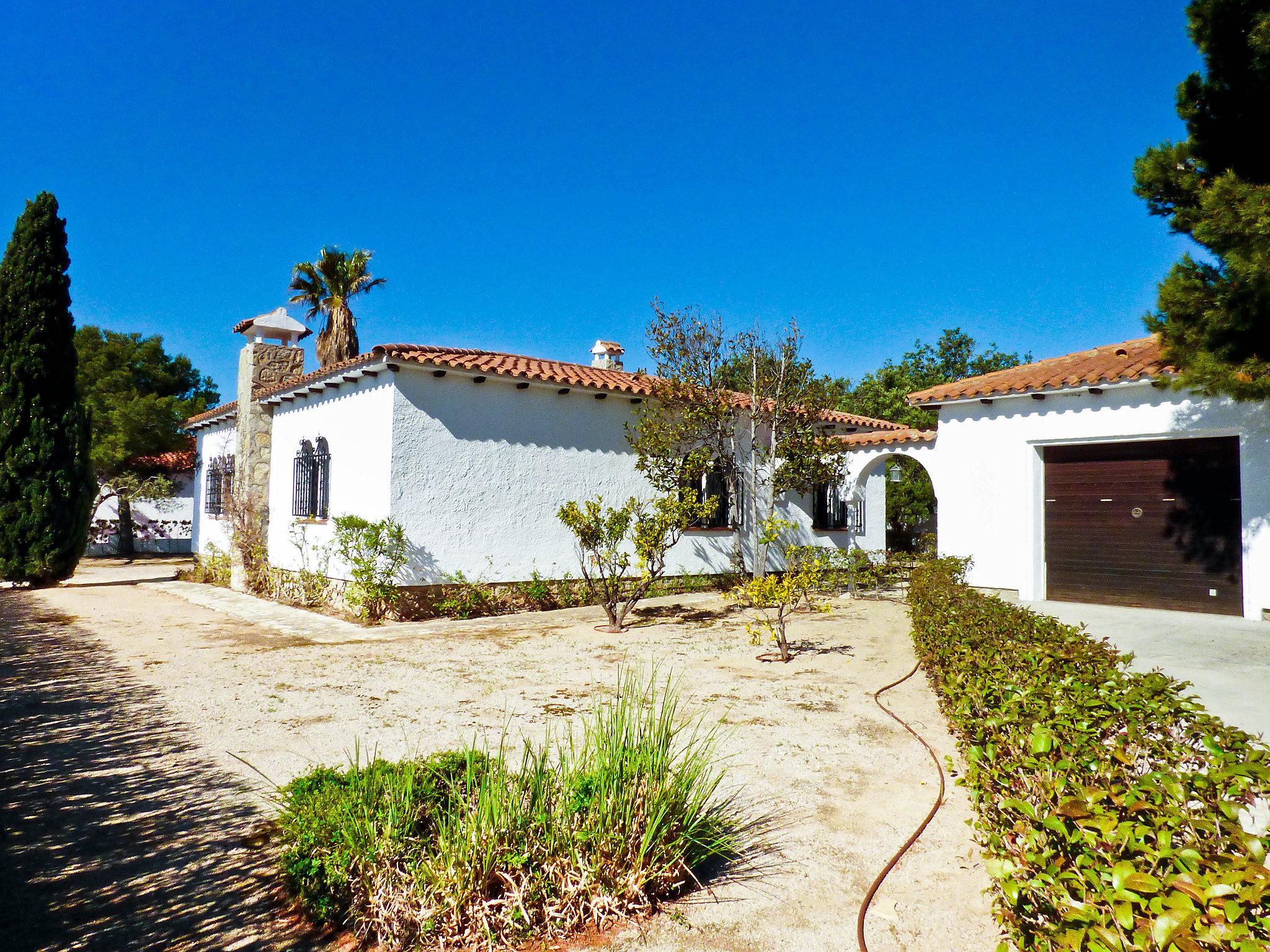 Photo 2 - Maison de 3 chambres à Mont-roig del Camp avec piscine privée et vues à la mer