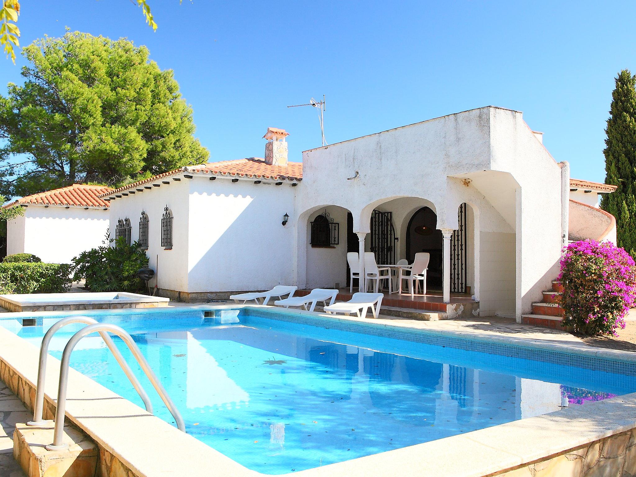 Photo 1 - Maison de 3 chambres à Mont-roig del Camp avec piscine privée et vues à la mer