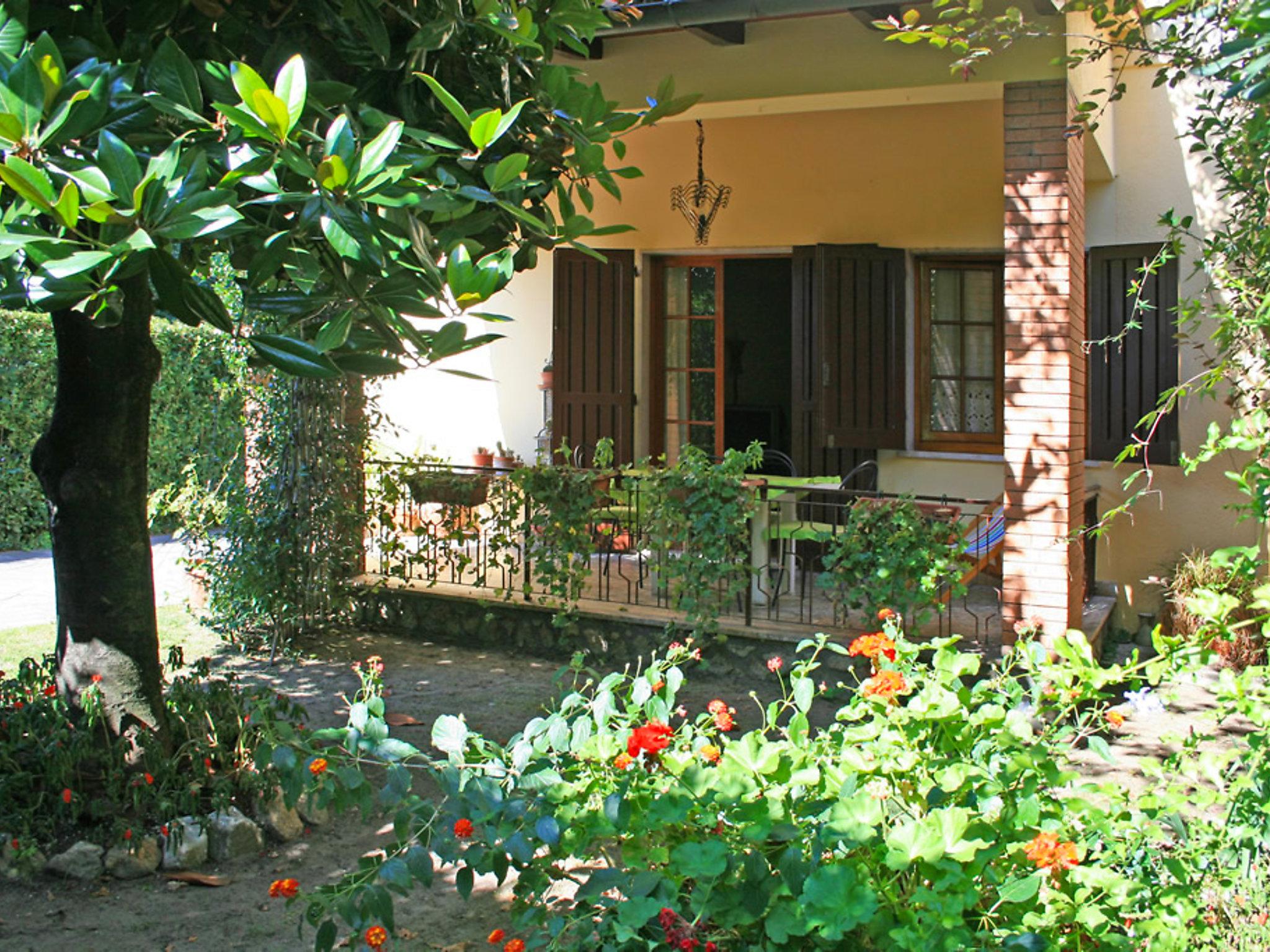 Photo 1 - Maison de 2 chambres à Forte dei Marmi avec jardin et vues à la mer