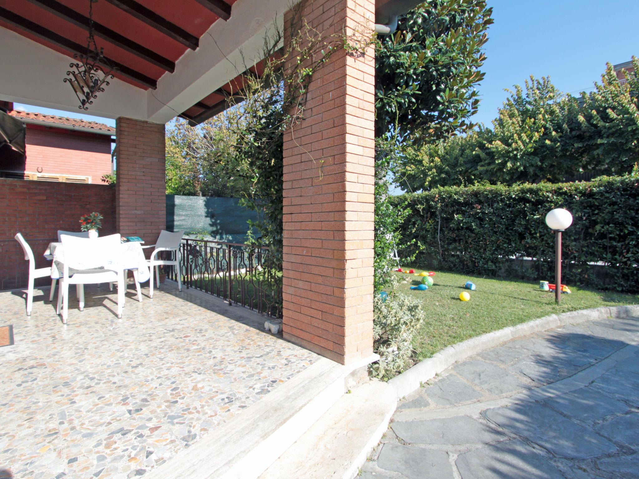 Photo 24 - Maison de 2 chambres à Forte dei Marmi avec jardin et vues à la mer