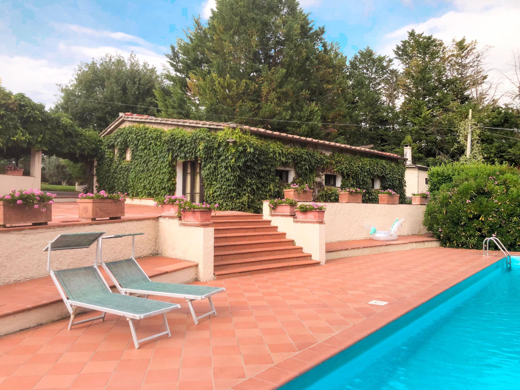 Foto 36 - Casa de 2 habitaciones en Colle di Val d'Elsa con piscina y jardín