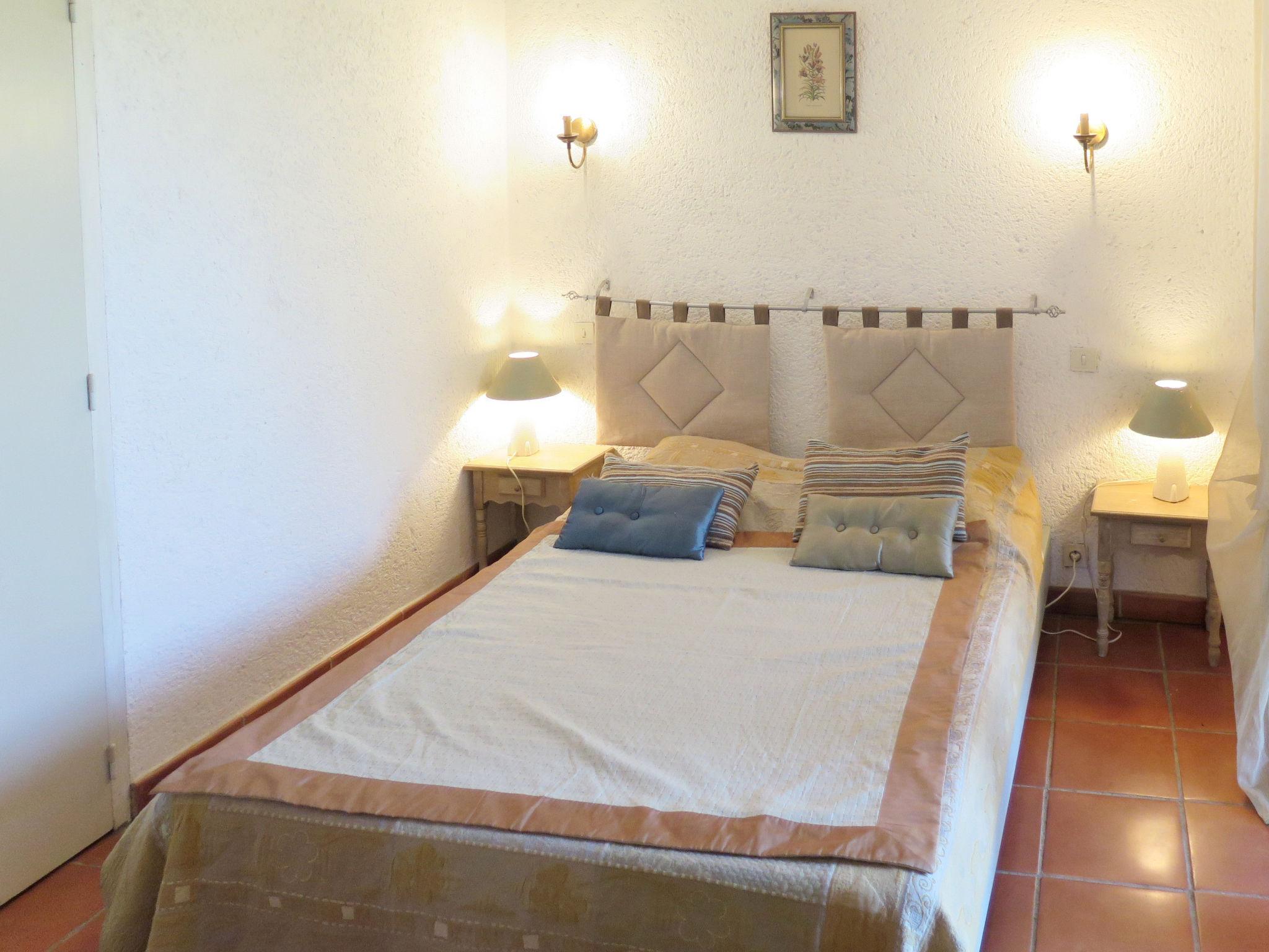 Photo 4 - 3 bedroom House in L'Honor-de-Cos with private pool and terrace