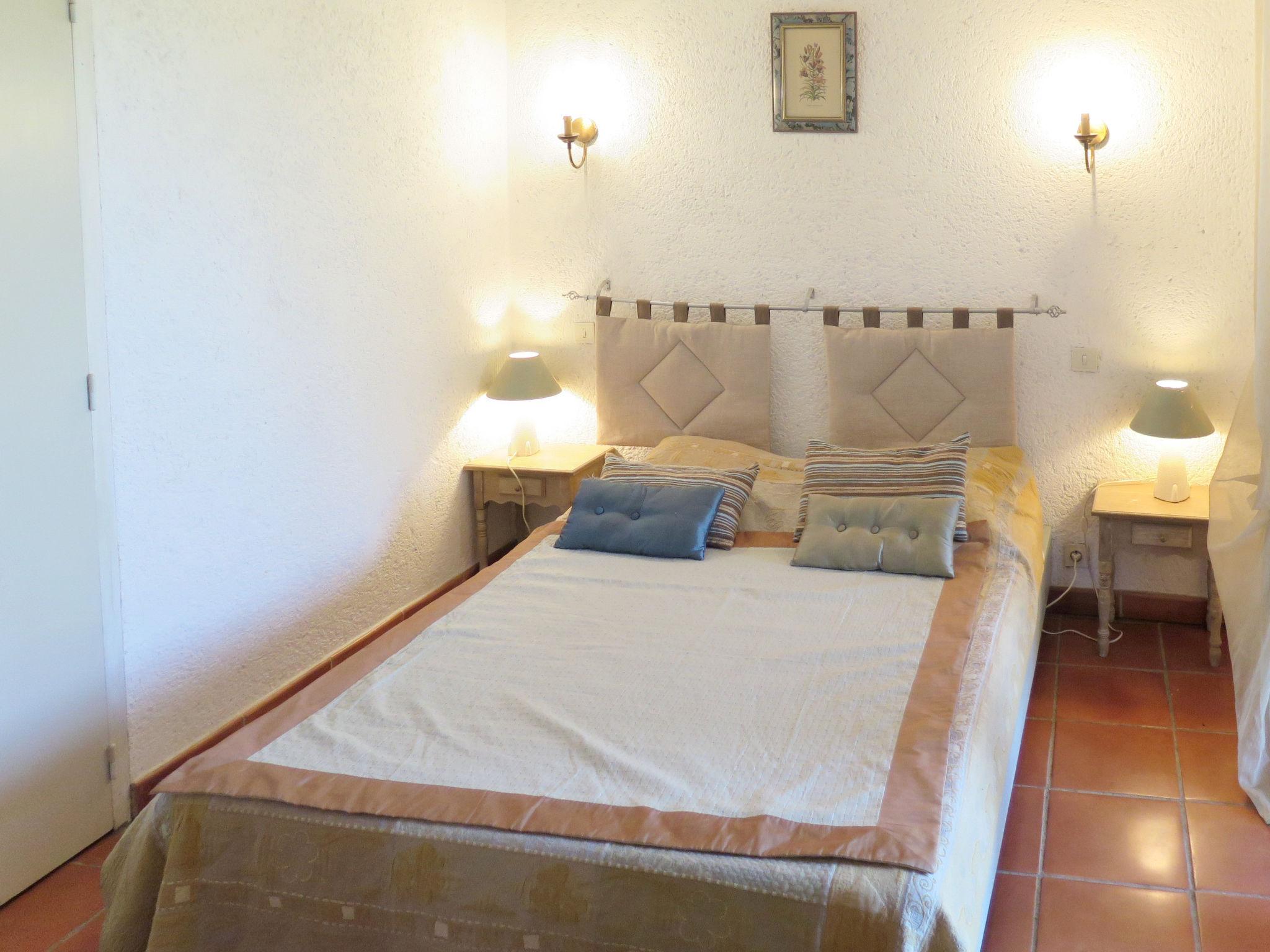 Photo 4 - 3 bedroom House in L'Honor-de-Cos with private pool and garden