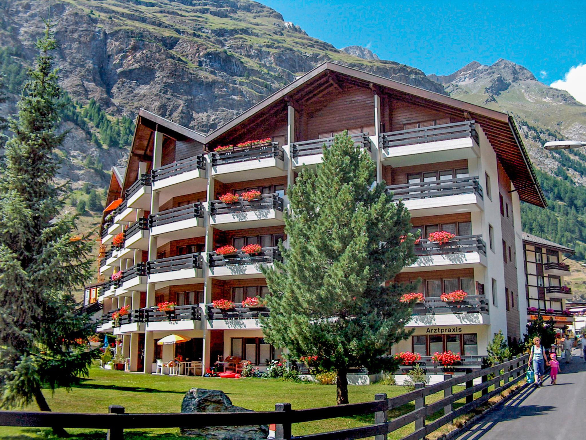 Foto 1 - Apartamento em Zermatt com jardim