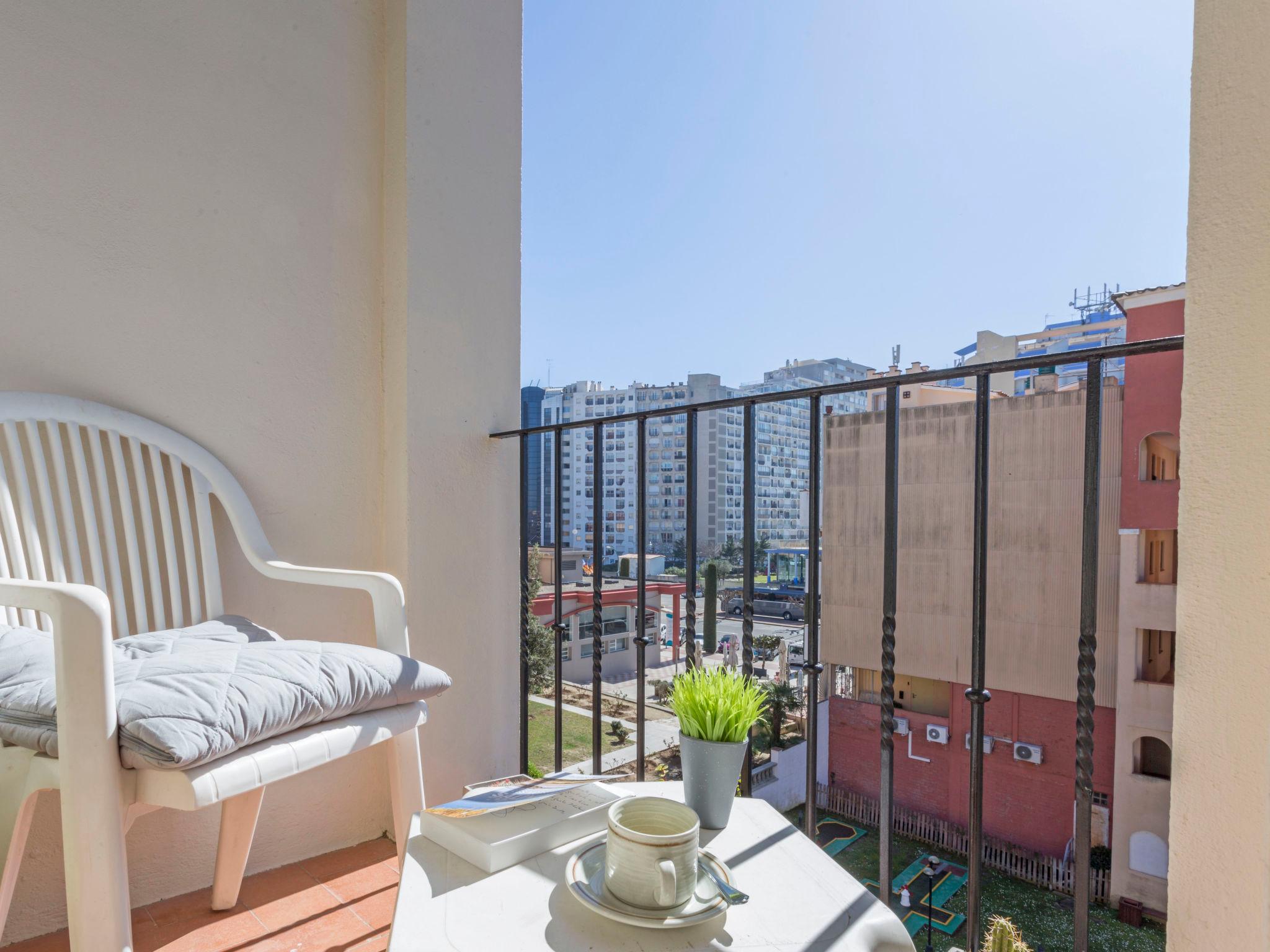 Photo 14 - Appartement de 1 chambre à Castelló d'Empúries avec terrasse et vues à la mer